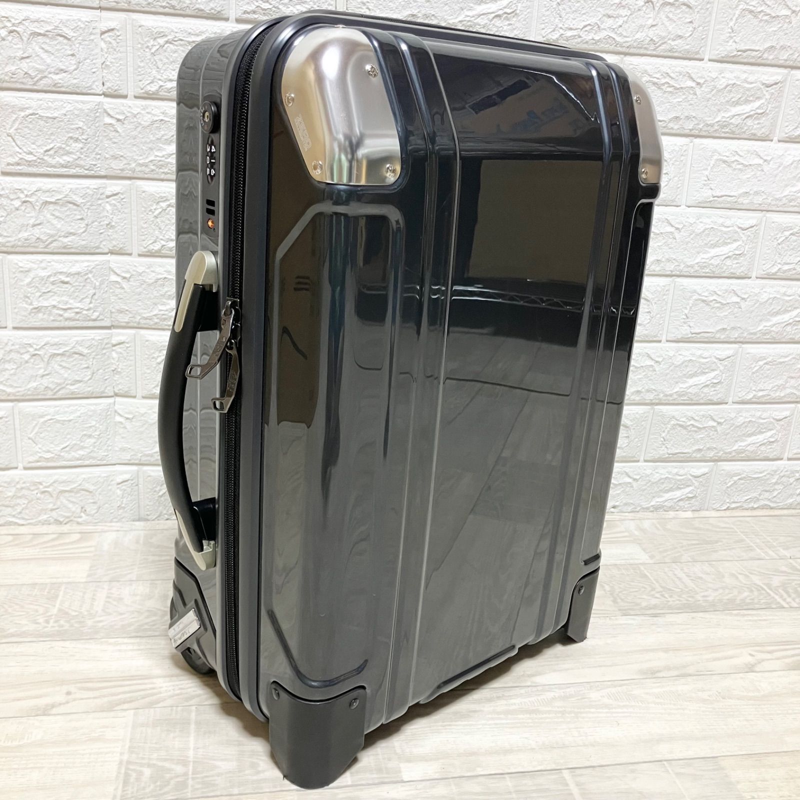 美品 ゼロハリバートン 32L スーツケース ブラック 黒 2輪 - メルカリ