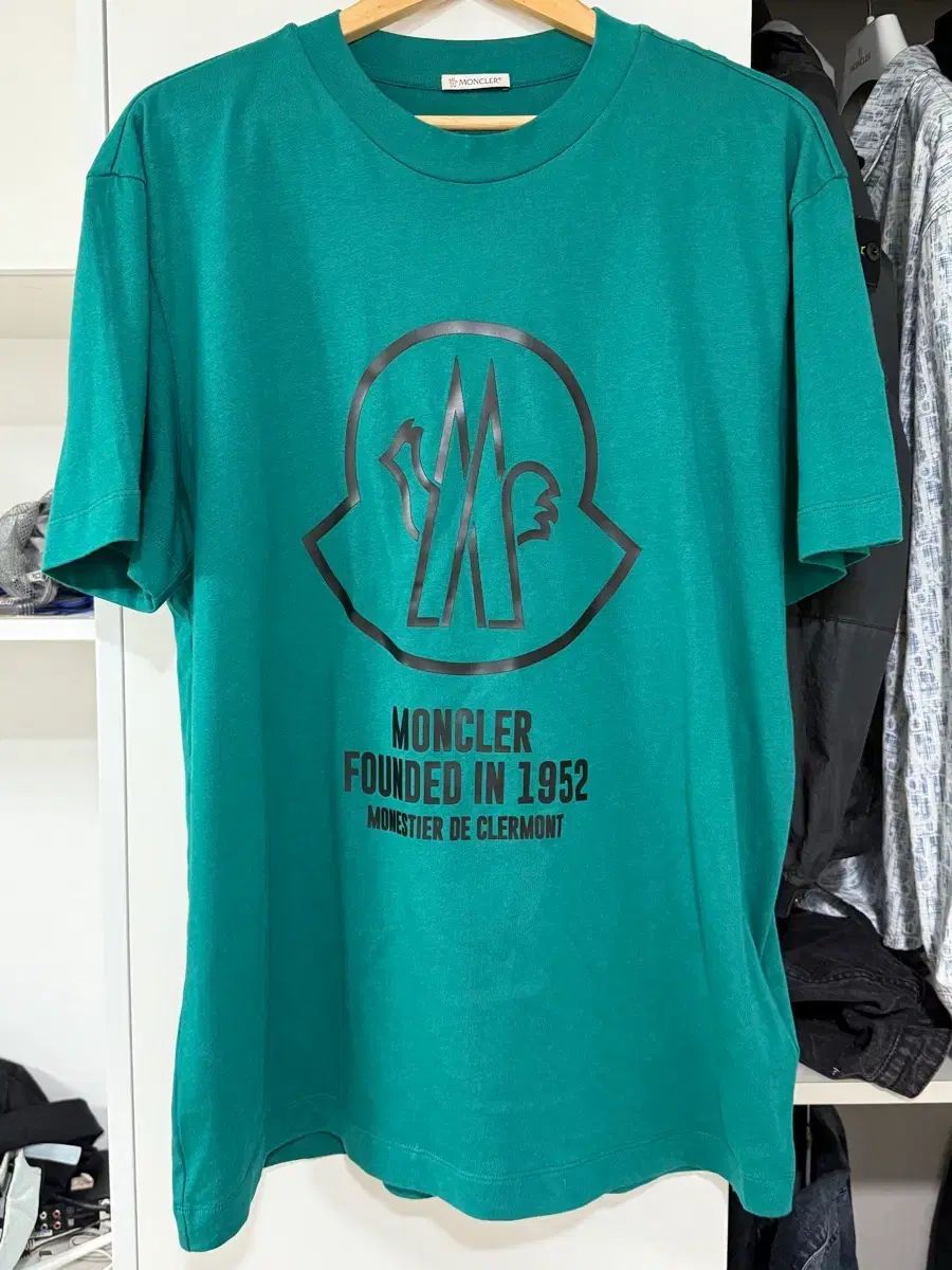 ★定価59,400円★現行 MONCLER 半袖Tシャツ モンクレール ワッペン MONCLER（モンクレール） 半袖 Tシャツ メンズ ワッペン クルーネック MC8C00026829H8 : ゼンオンライン - 通販 -  Yahoo!ショッピング 