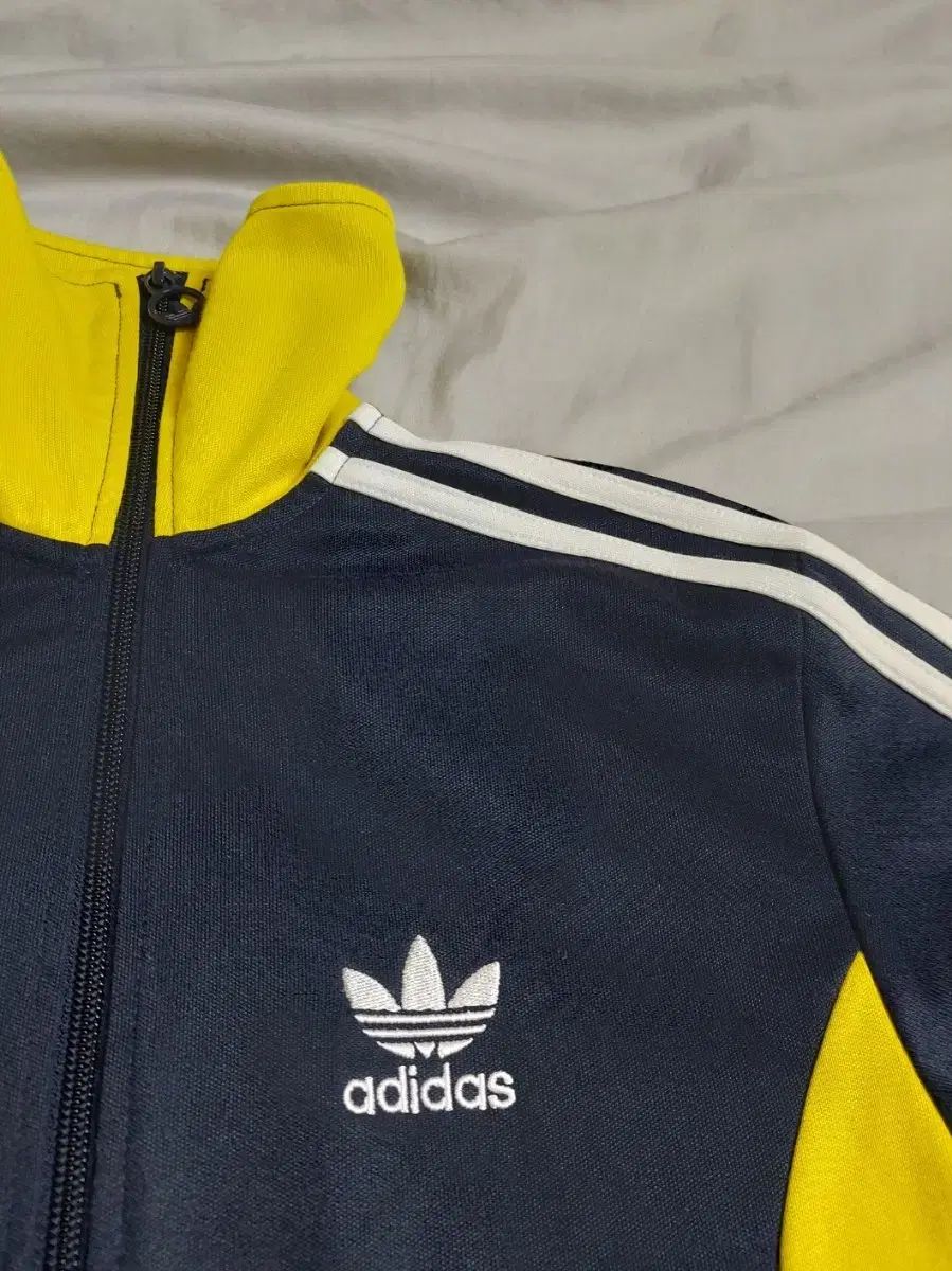 adidas アディダス ジャージ ジップアップ ネイビー×イエロー M Mアディダスadidasネイビーイエロー紺黄ヨーロッパトラックジャケット