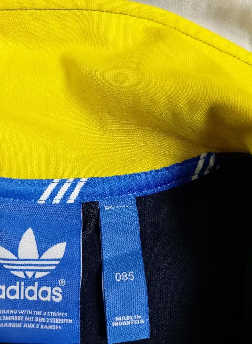 adidas アディダス ジャージ ジップアップ ネイビー×イエロー M adidas ジャージ ジャケット ネイビー/イエロー - メルカリ