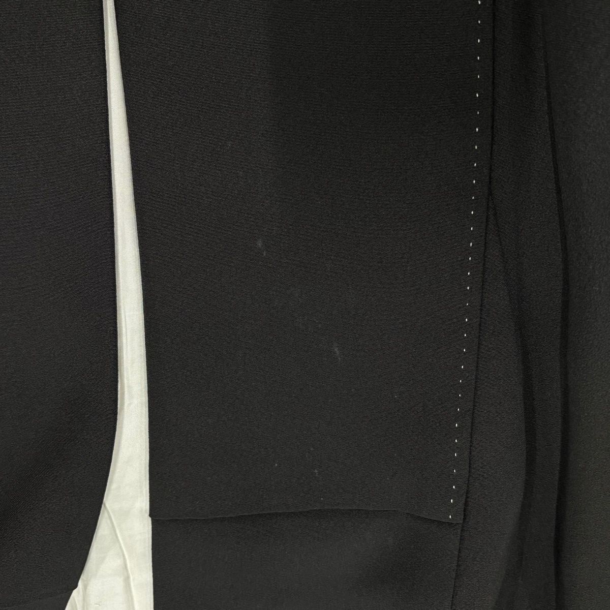 黒留袖 身丈163.5cm 裄丈64.5cm 正絹 秀品 【中古】 黒留袖 身丈162.5cm 裄丈66cm M 袷 落款あり 枝梅 鳥 ぼかし 黒 正絹