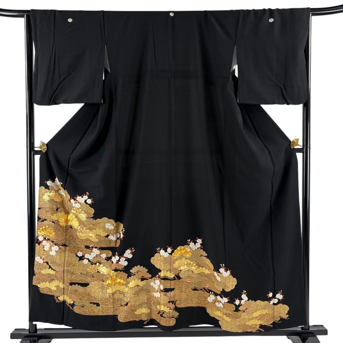 黒留袖 名品 身丈167cm 裄丈69.5cm 正絹 【中古】 黒留袖 身丈156cm 裄丈66.5cm M 袷 松 雲文 金糸 金彩 黒 正絹 優品