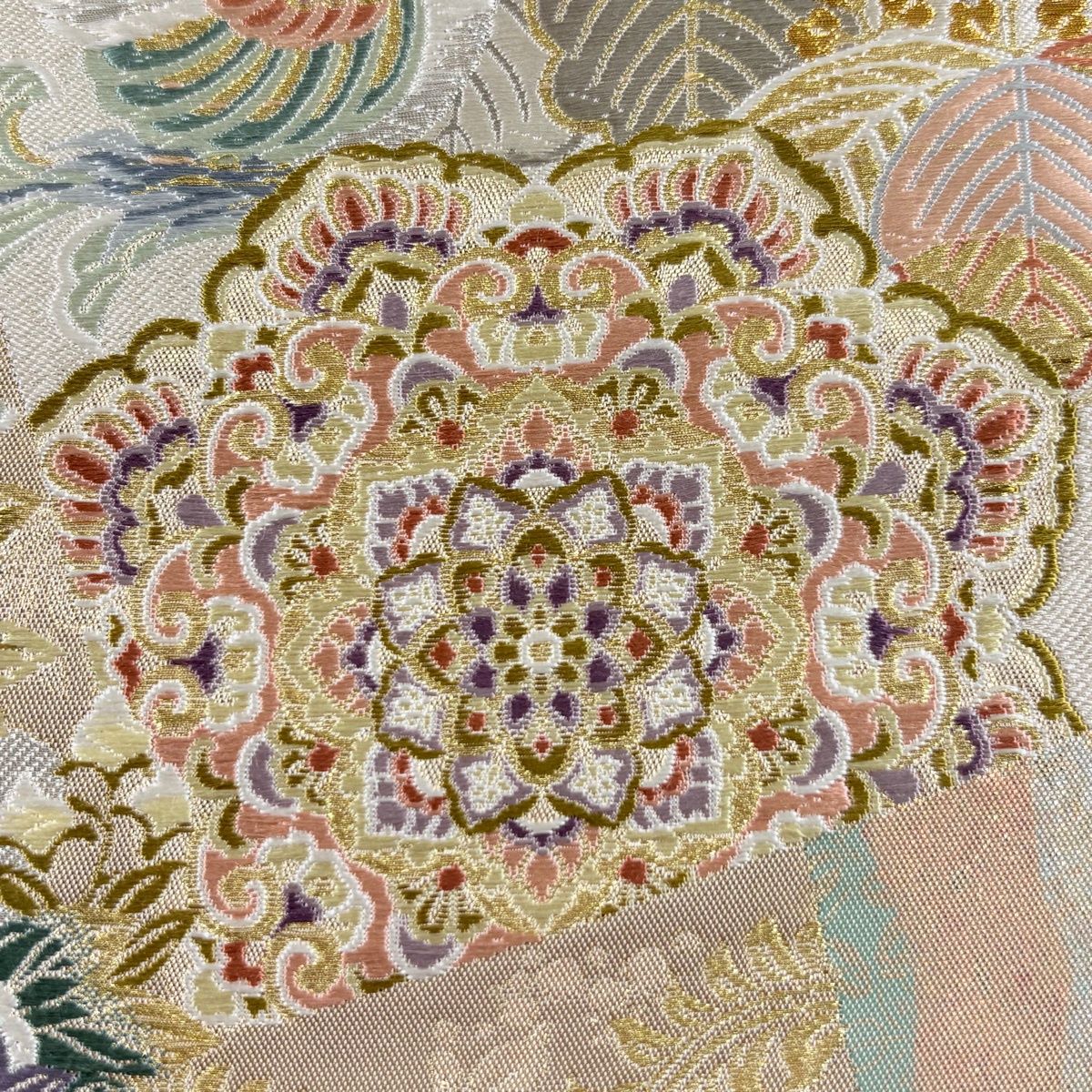 美品】 袋帯 秀品 華文 花鳥 刺繍 金銀糸 金色 六通 正絹 【中古