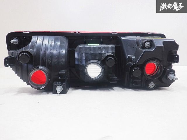 ☆ SUZUKI スズキ 純正 JC74W ジムニー ノマド NOMADE テールライト ☆ SUZUKI スズキ 純正 JC74W ジムニー ノマド NOMADE テールライト