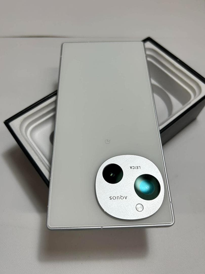 美品】AQUOS R9 256GB A401SH SIMフリー ホワイト - メルカリ