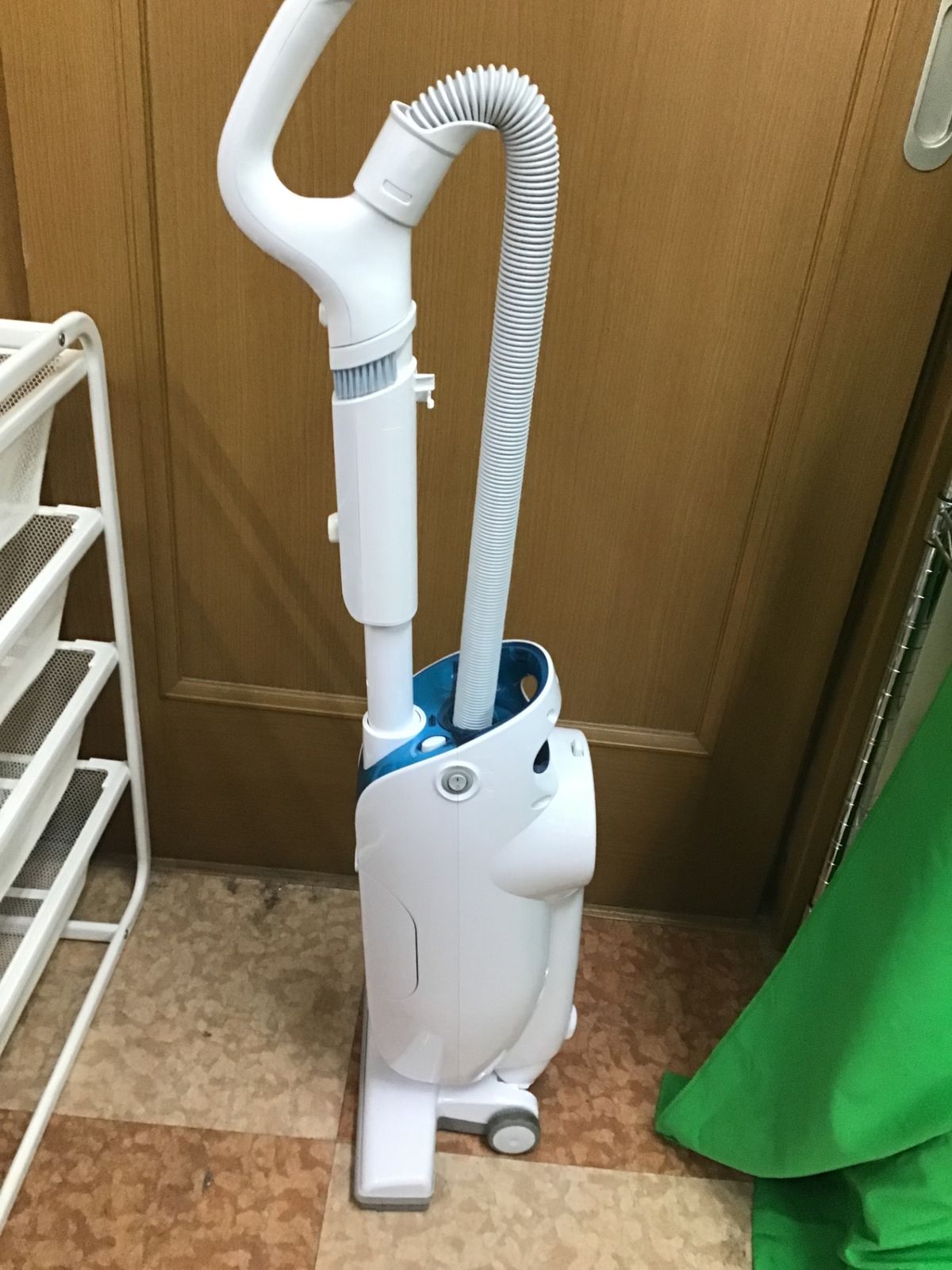 ◇東芝 サイクロン式スティッククリーナー VC-Y80C-L コード式