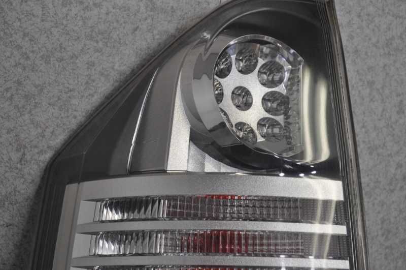 中古|良品70ヴォクシー 左LEDテールランプZRR70/75 前期28-220 トヨタ 70 ヴォクシー 標準 後期 純正 左右 テールランプ ZRR70G
