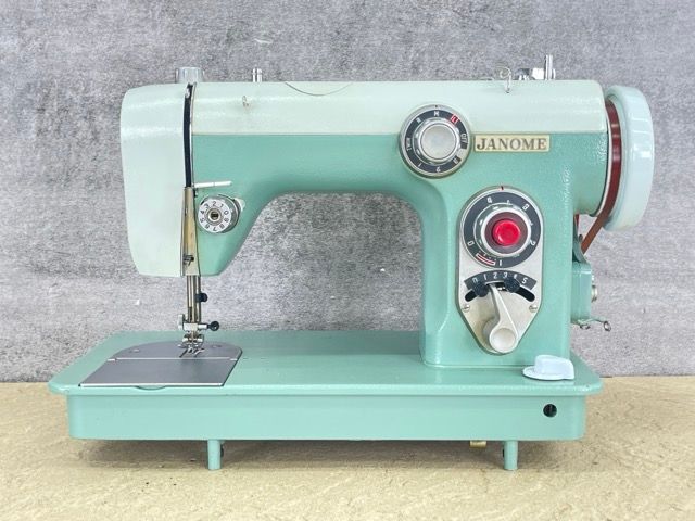 JANOME MODEL672 ジャノメ アンティークミシン 昭和レトロ 古いジャノメ家庭用ミシン JANOME MODEL672 長期未使用で不動となる