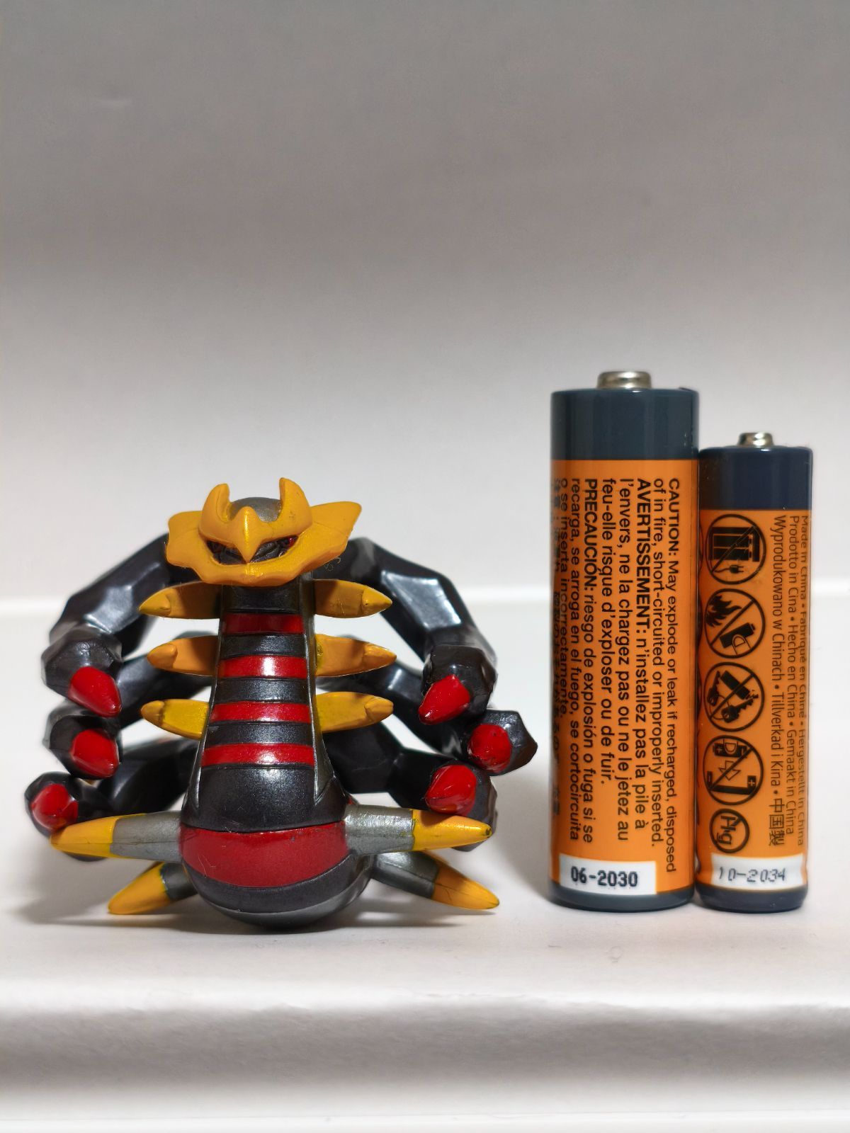 ギラティナ オリジンフォルム モンコレ 劇場限定品 フィギュア