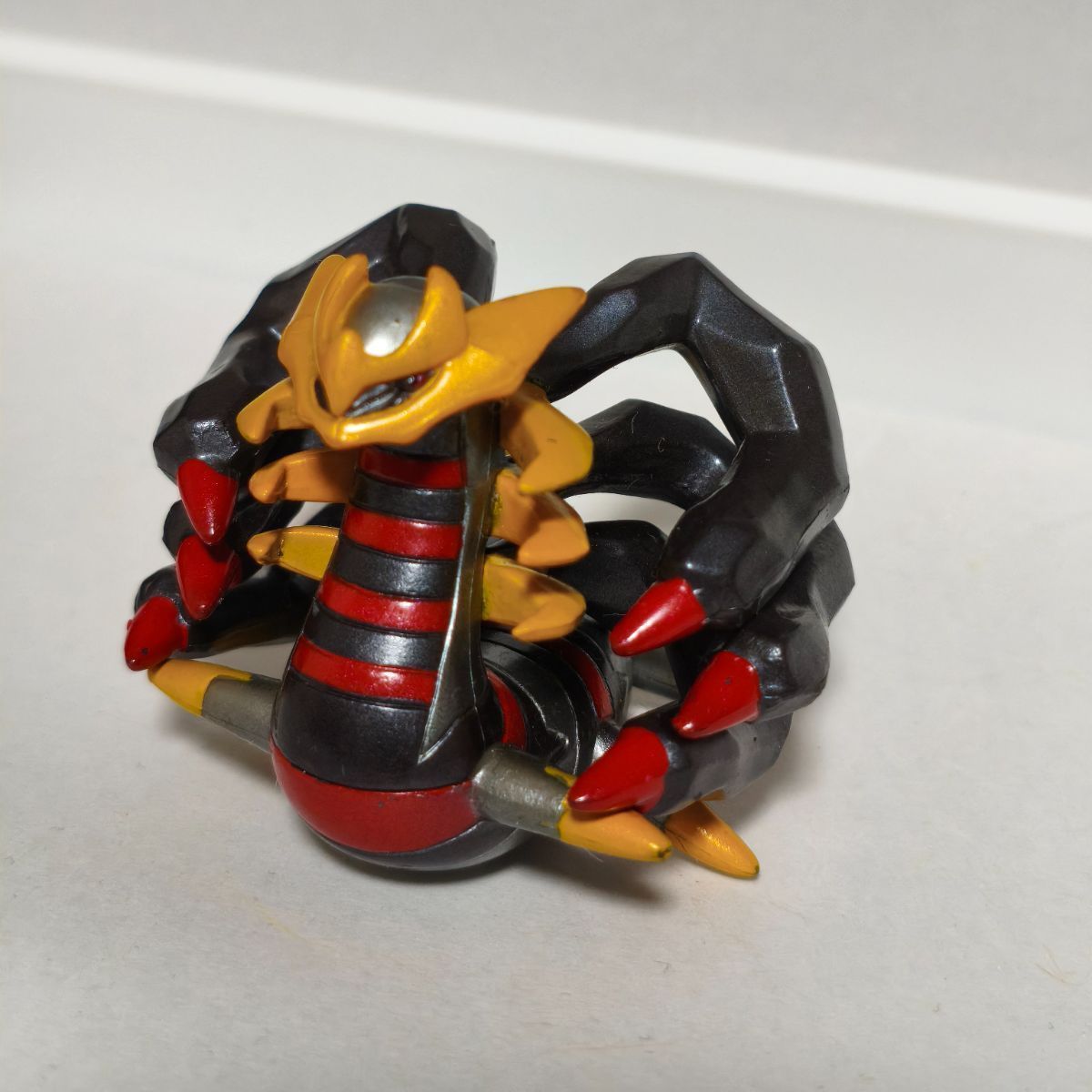 ギラティナ オリジンフォルム モンコレ 劇場限定品 フィギュア