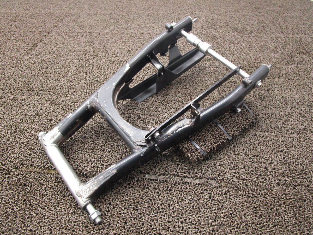 オートバイ XL250ディグリー スイングアーム チェーンカバー ガード