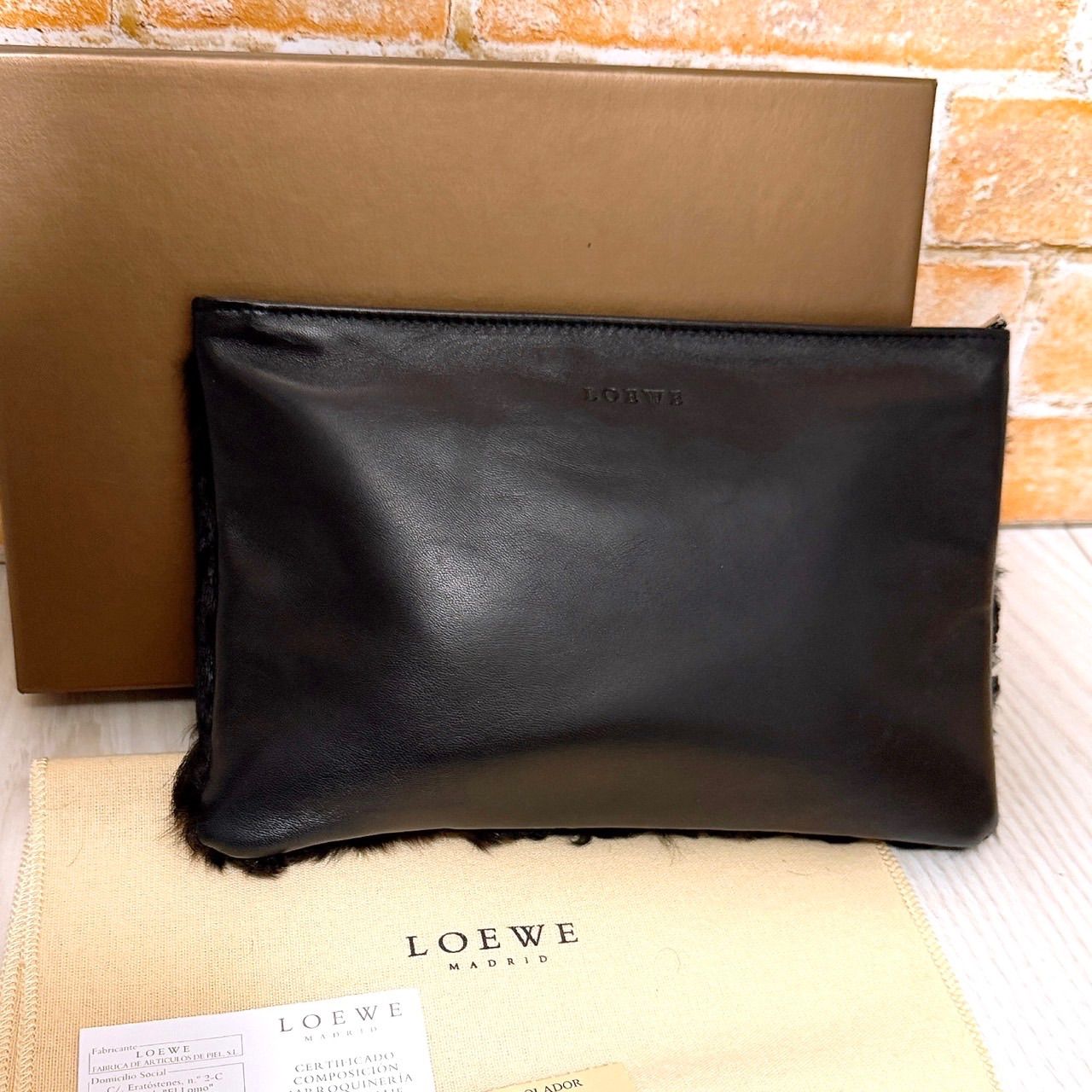 美品) LOEWE(ロエベ)ポーチ ファー ブラック - メルカリ
