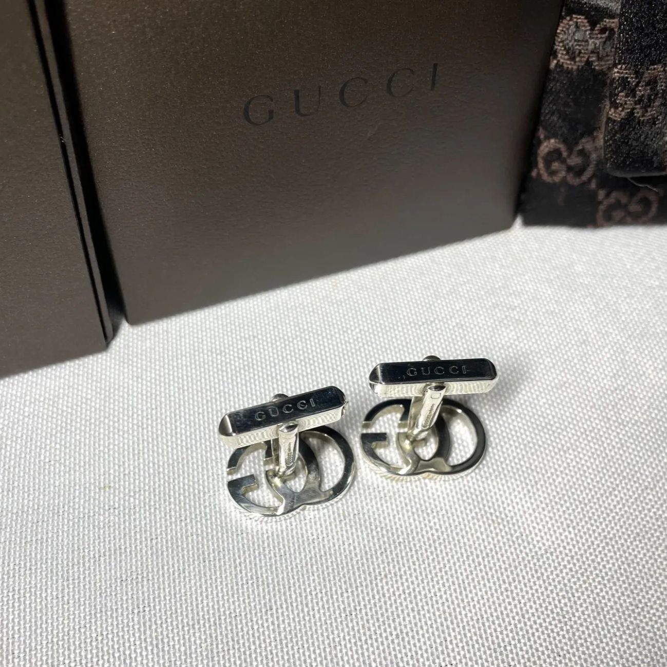 限定特価❗️GUCCI／Gマークシルバーカフスリンク！シルバー925・正規品・美品 美品 希少 GUCCI グッチ インターロッキングG GG ロゴデザイン