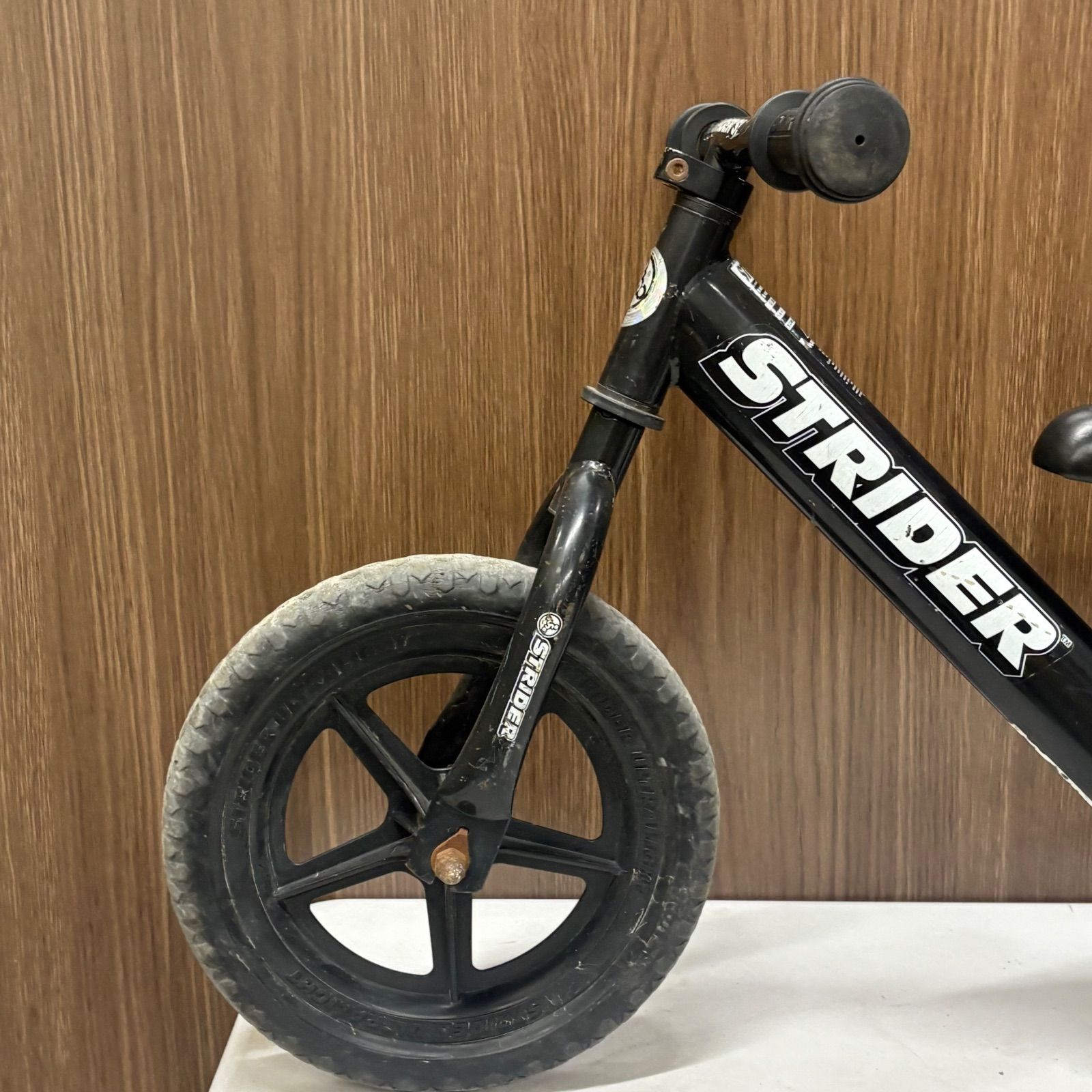 ストライダー12 バランスバイク ST-J4 ブラック 黒 バランスバイク 
