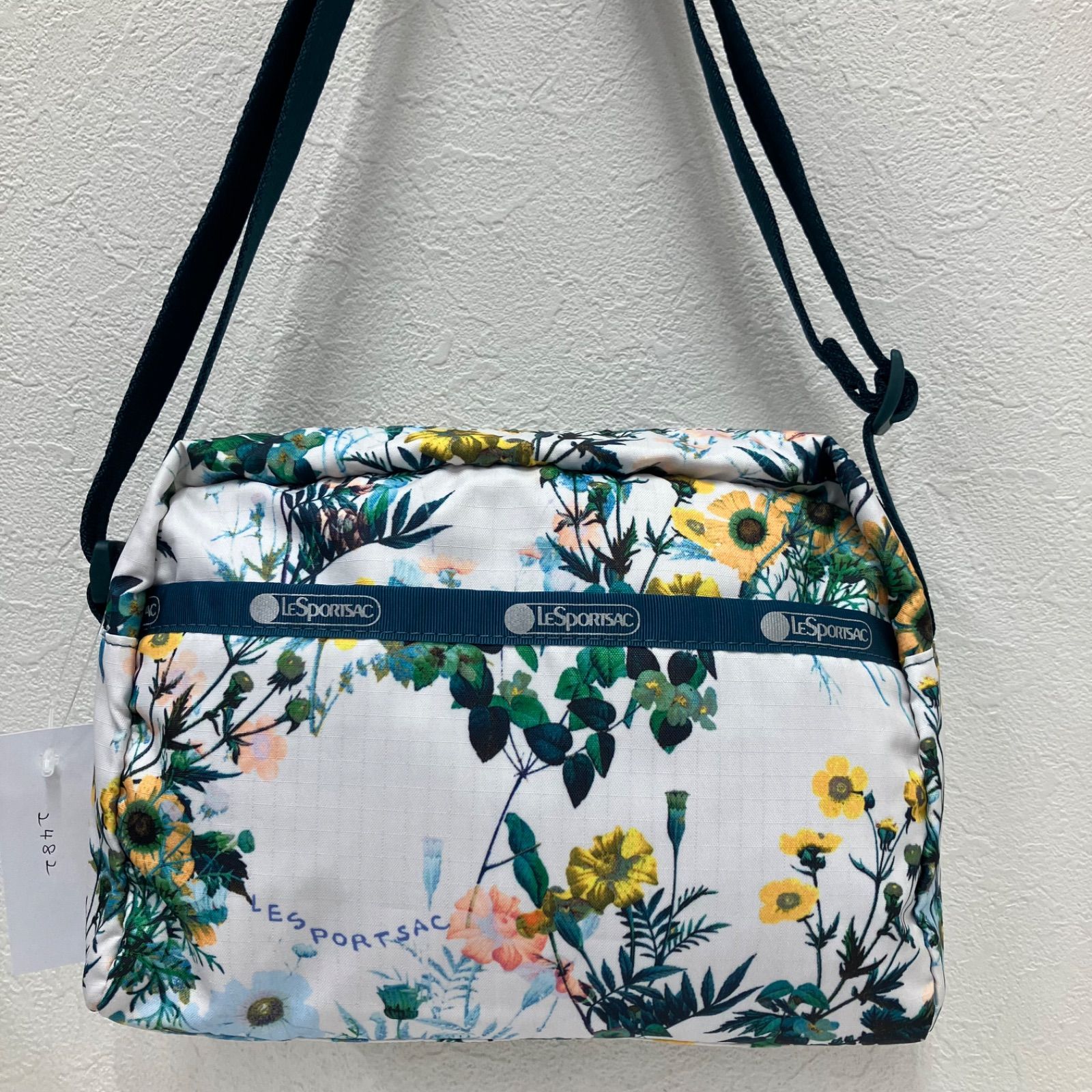 2482 LeSportsac レスポートサック ショルダーバッグ 斜めがけ 紐調節 