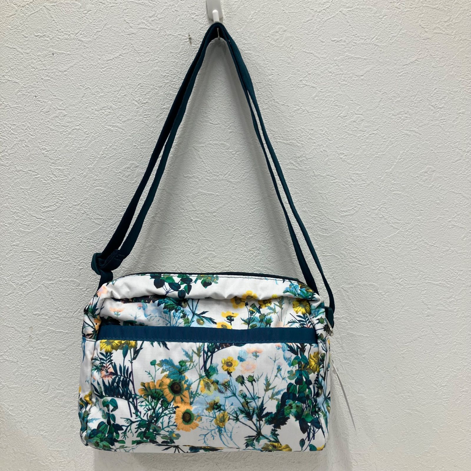 2482 LeSportsac レスポートサック ショルダーバッグ 斜めがけ 紐調節 