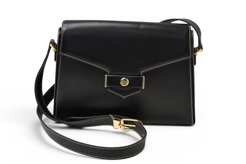Christian Dior ディオール ヴィンテージ ショルダーバッグ レザー ブラック ゴールド金具 CDロゴ レディース 斜め掛け 【中古】 Christian Dior ディオール ヴィンテージ ショルダーバッグ レザー