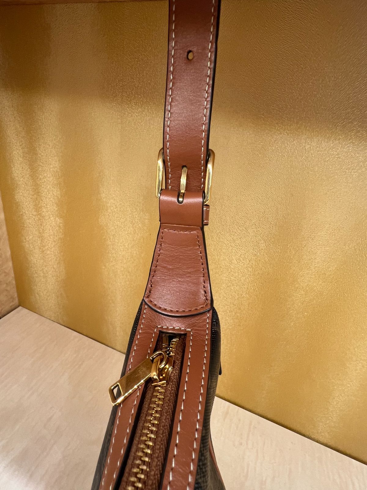 CELINE セリーヌ エロイズ キュイル トリオンフ ショルダーバッグ ショルダーバッグ 114712FQM PVC ブラウン  レディース【中古】 CELINE セリーヌ エロイズ キュイル トリオンフ ショルダーバッグ