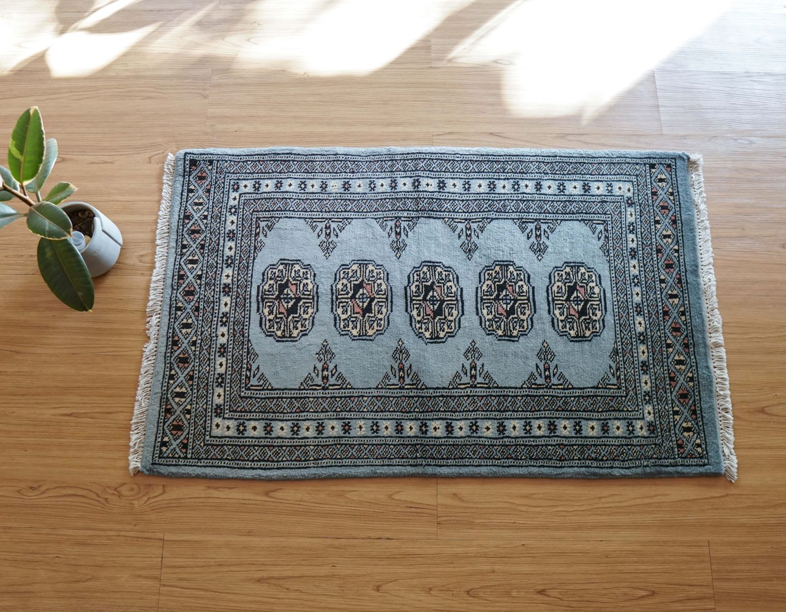 トルクメン ボハラ 手織り パキスタン絨毯 94×61cm 玄関マット トルクメン ボハラ 手織り パキスタン絨毯 94×61cm 玄関マット 【公式