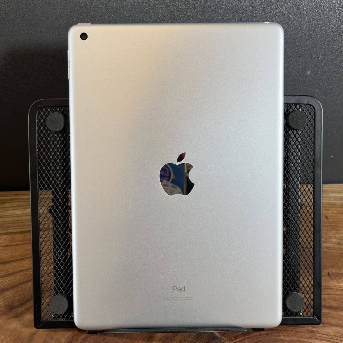 美品】iPad 第9世代 64GB シルバー Wi-Fi - メルカリ