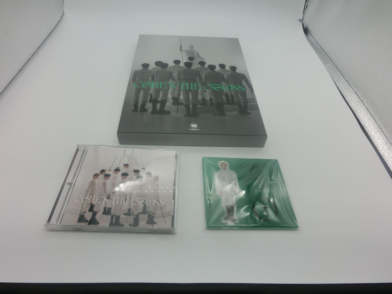 THE BOYZ ヒョンジェ 直筆サイン入りトレカ SHE’S THE BOSS hq720.jpg?sqp=-