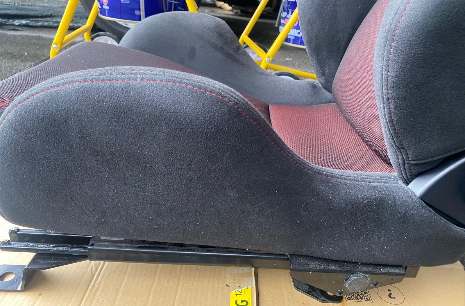 RECARO レカロ SR-7F GK100 BK/RD セミバケ セミバケット シート 底