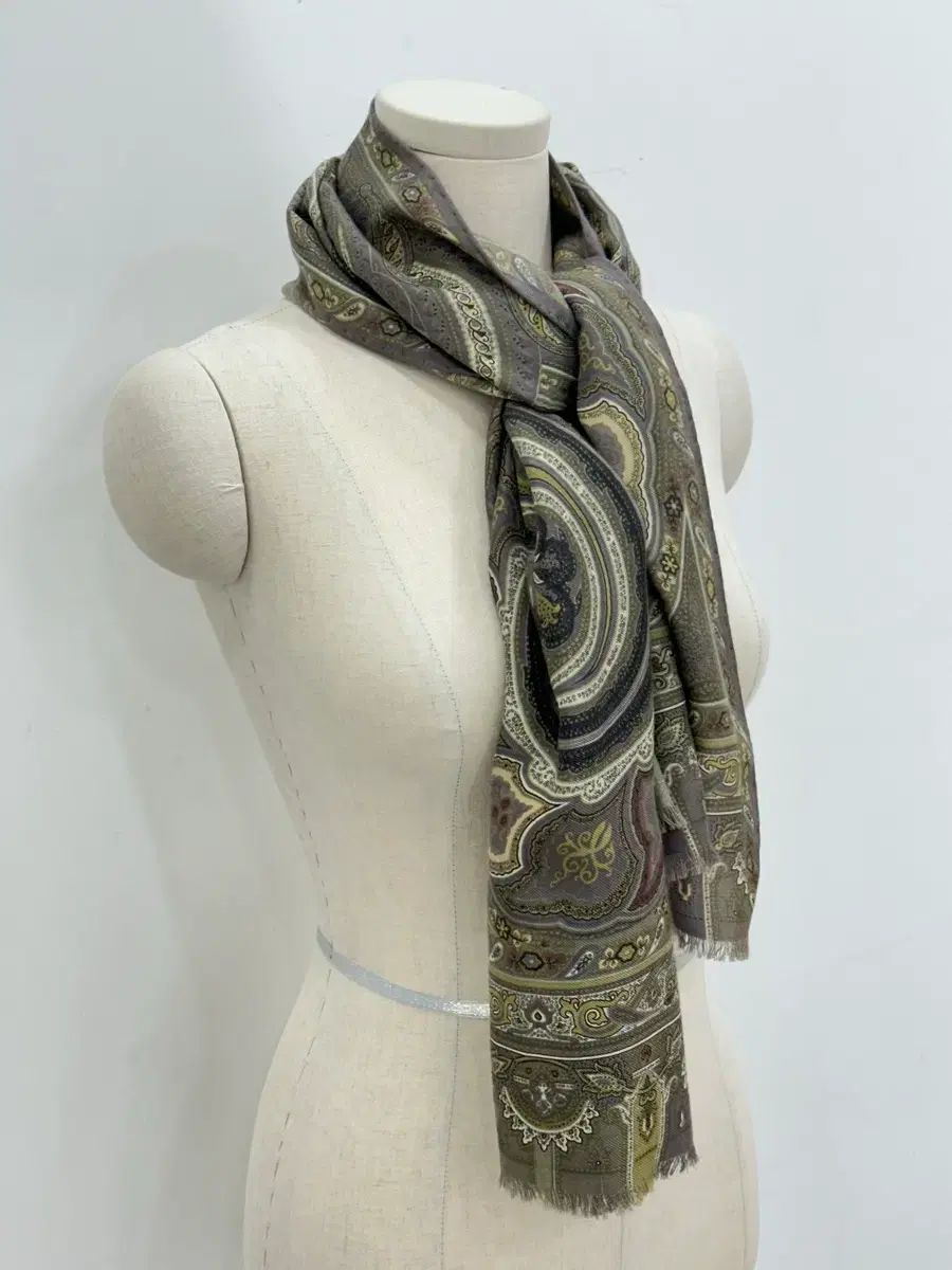 【中古】ETRO　エトロ　マフラー　ウール70％　シルク30％　秋冬＿S23＿s-0766-r23 ETRO - エトロ ウール シルク 長方形ストール スカーフ グリーン