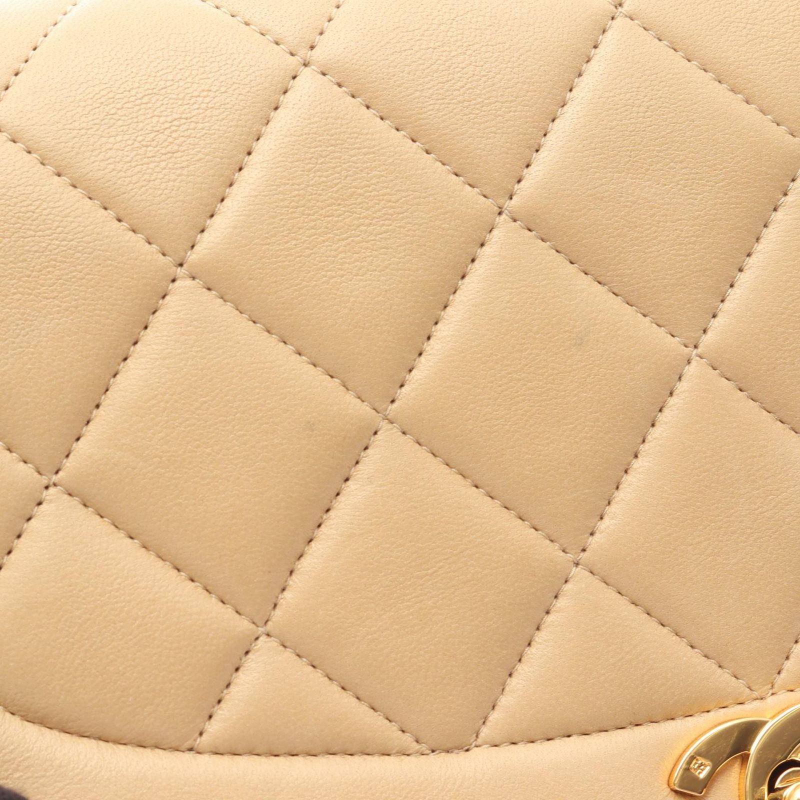 シャネル CHANEL ショルダーバッグ マトラッセ ダイアナフラップ 