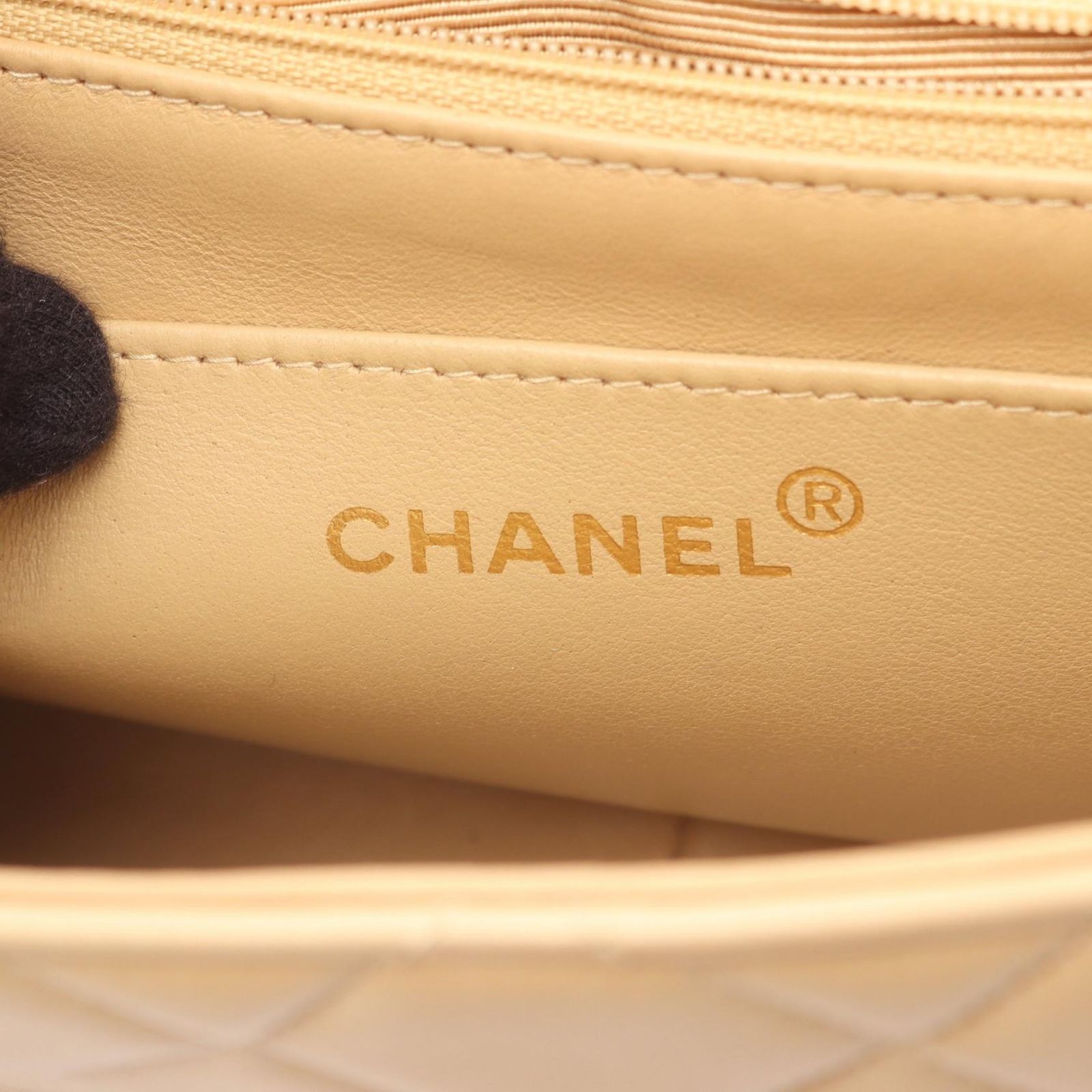 シャネル CHANEL ショルダーバッグ マトラッセ ダイアナフラップ 