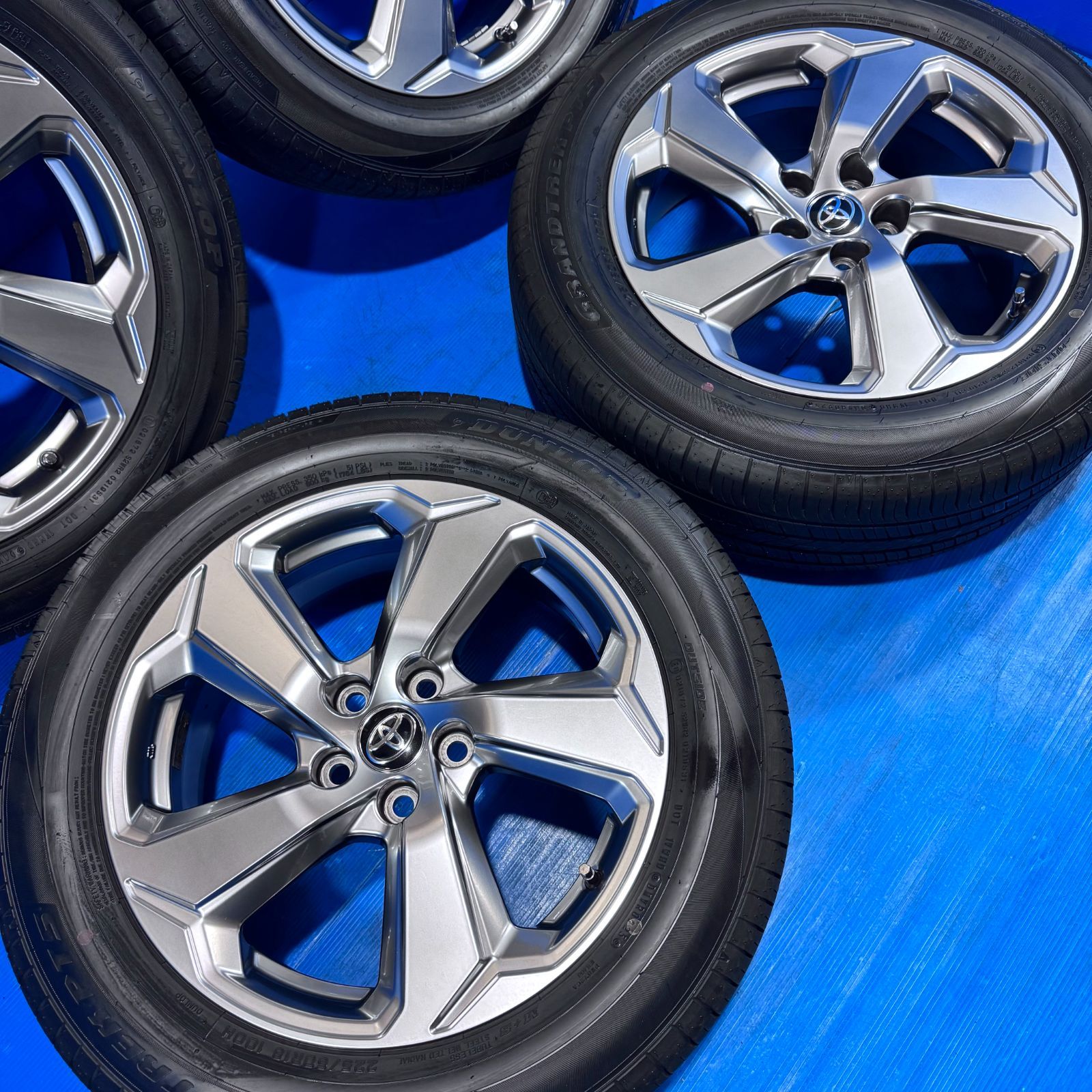 25年製 バリ山】50系 RAV4 G純正 18in 7J+35 ダンロップ PT5 225/60R18 