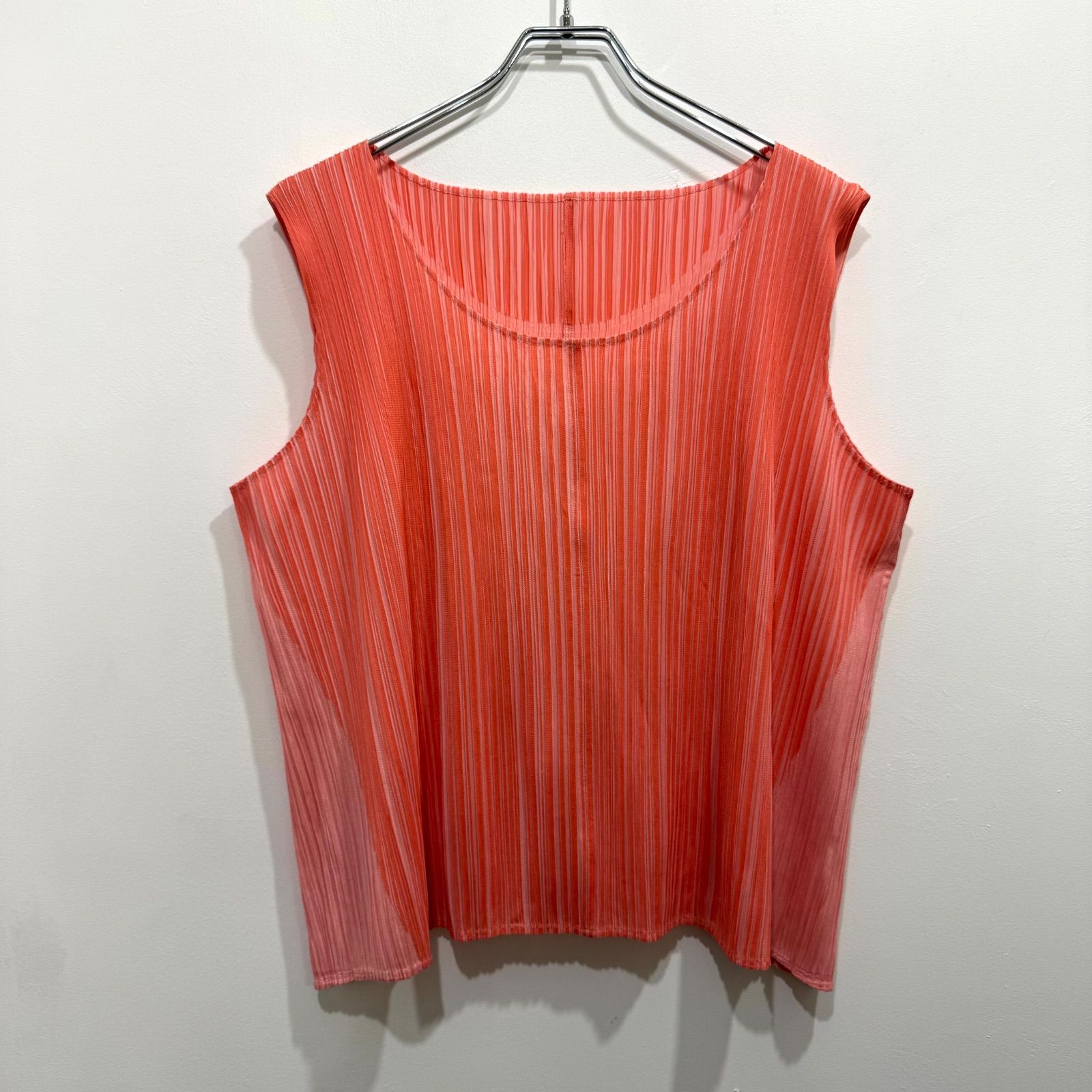 PLEATS PLEASE イッセイミヤケ ノースリーブトップス タンクトップ イッセイミヤケ プリーツプリーズ タンクトップ ノースリーブ トップス