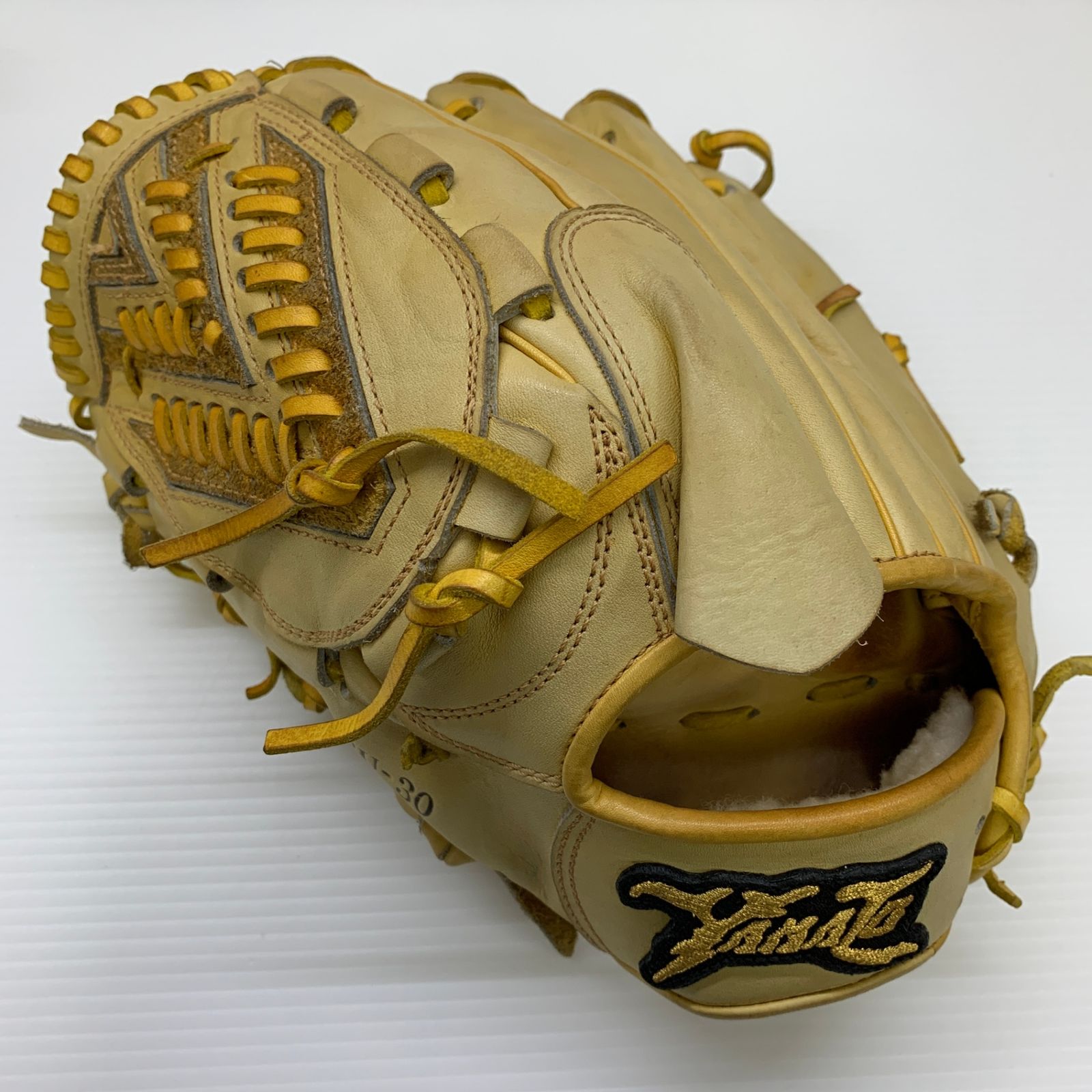 ヤマトグラブ工房 BBA-102 硬式 大人 一般 投手用 グローブ ピッチャー グラブ 左投げ  中古品  野球 8423 ヤマトグラブ工房 BBA-102 硬式 大人 一般 投手用 グローブ ピッチャー
