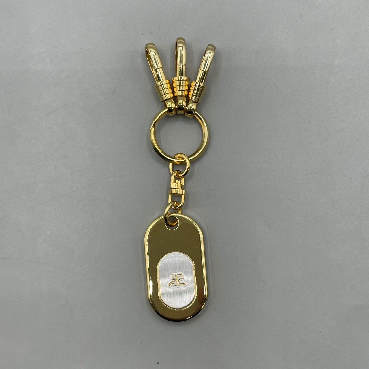 未使用級 Courreges クレージュ キーホルダー キーリング ロゴ型押し 