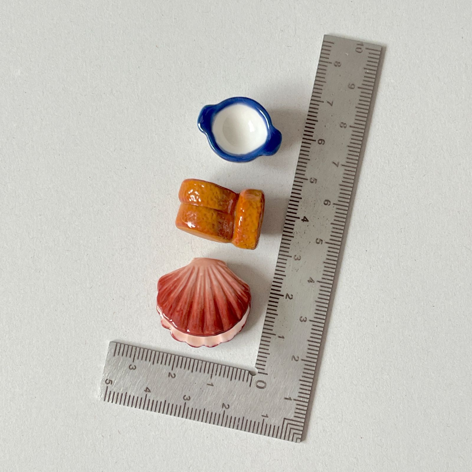 フェーヴ ブルターニュへの旅① 3個 フランス フェーブ ミニチュア陶器