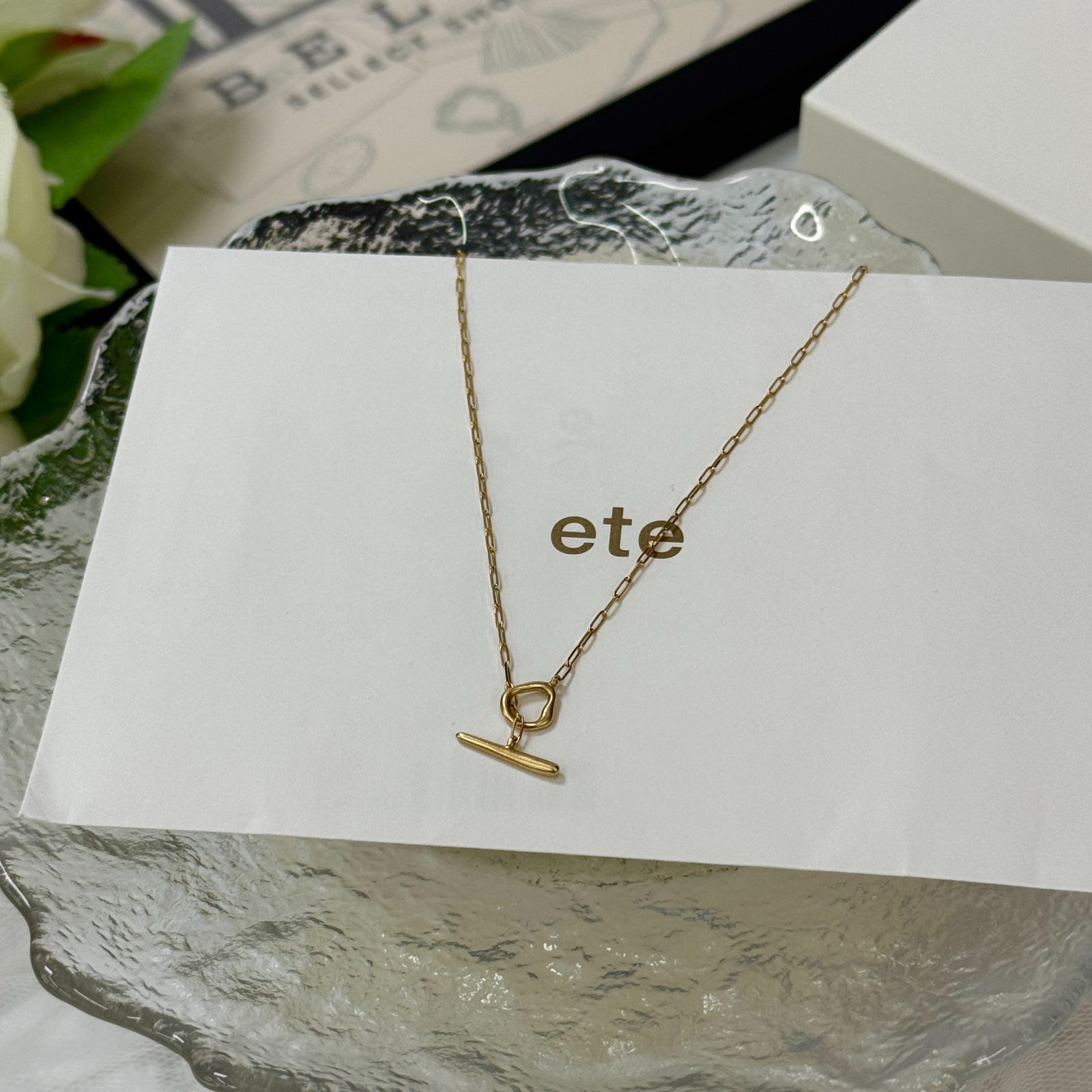 鑑定済み【 美品 】ete 《 レイヤード 》 K18YG セミロング ラリエット 