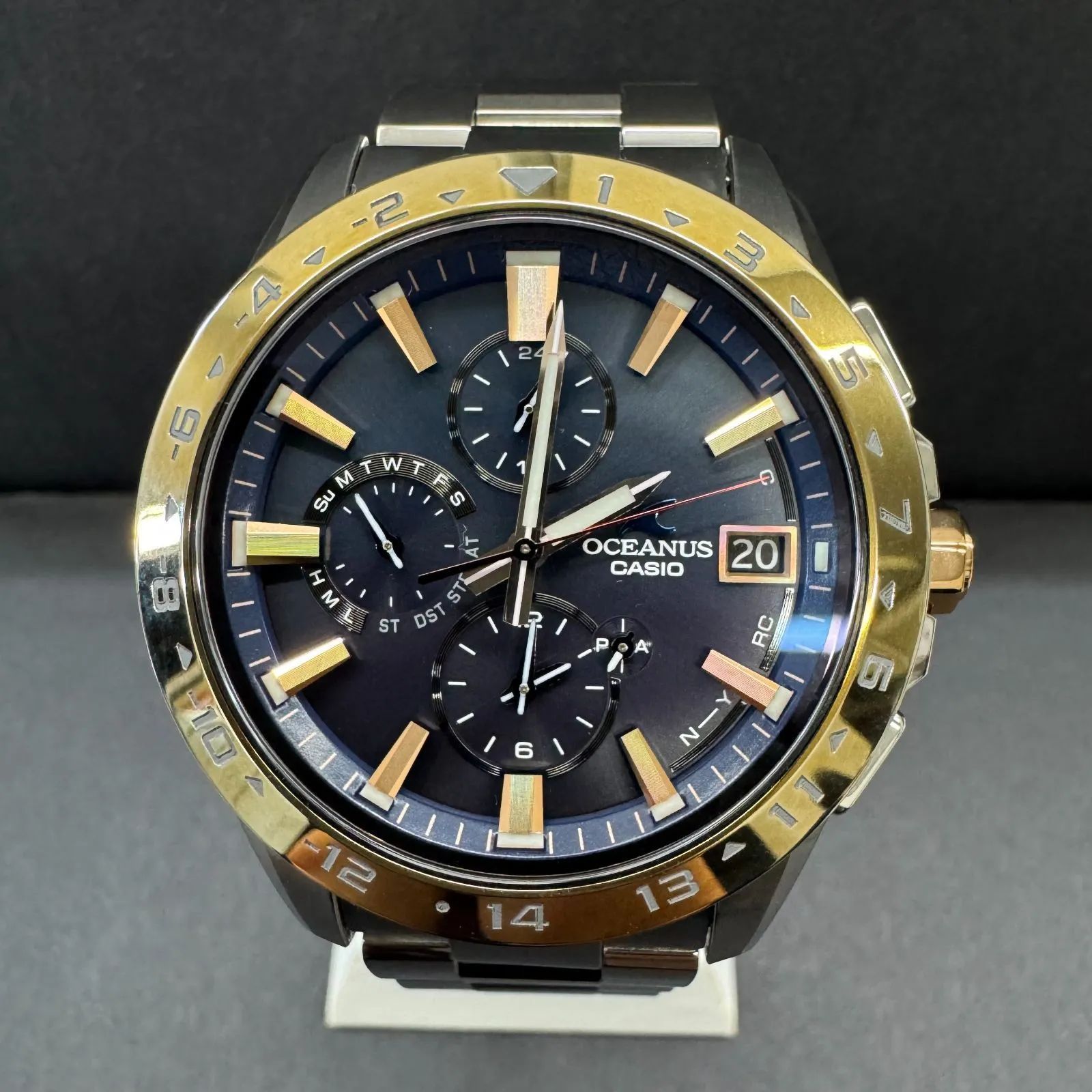 中古品】CASIO オシアナス 15th OCW-T3000C-2AJF 電波ソーラー腕時計 