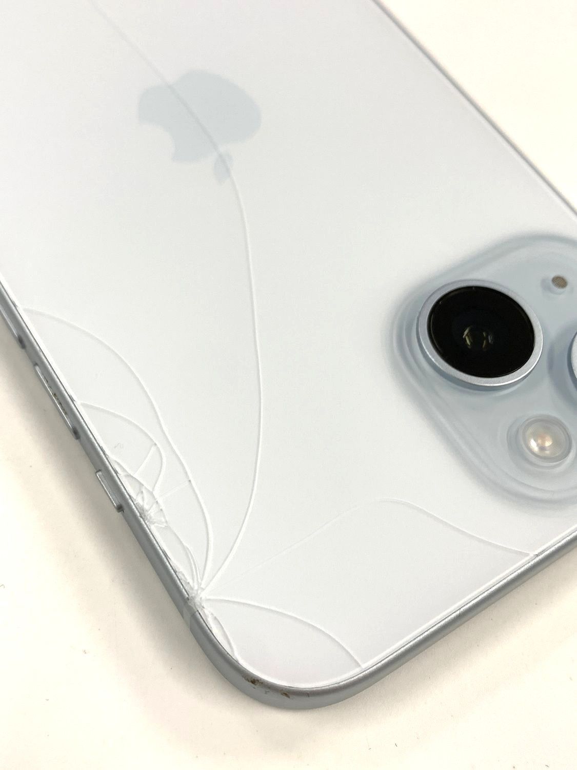 iPhone15 256GB ブルー SIMフリー 傷あり- メルカリ