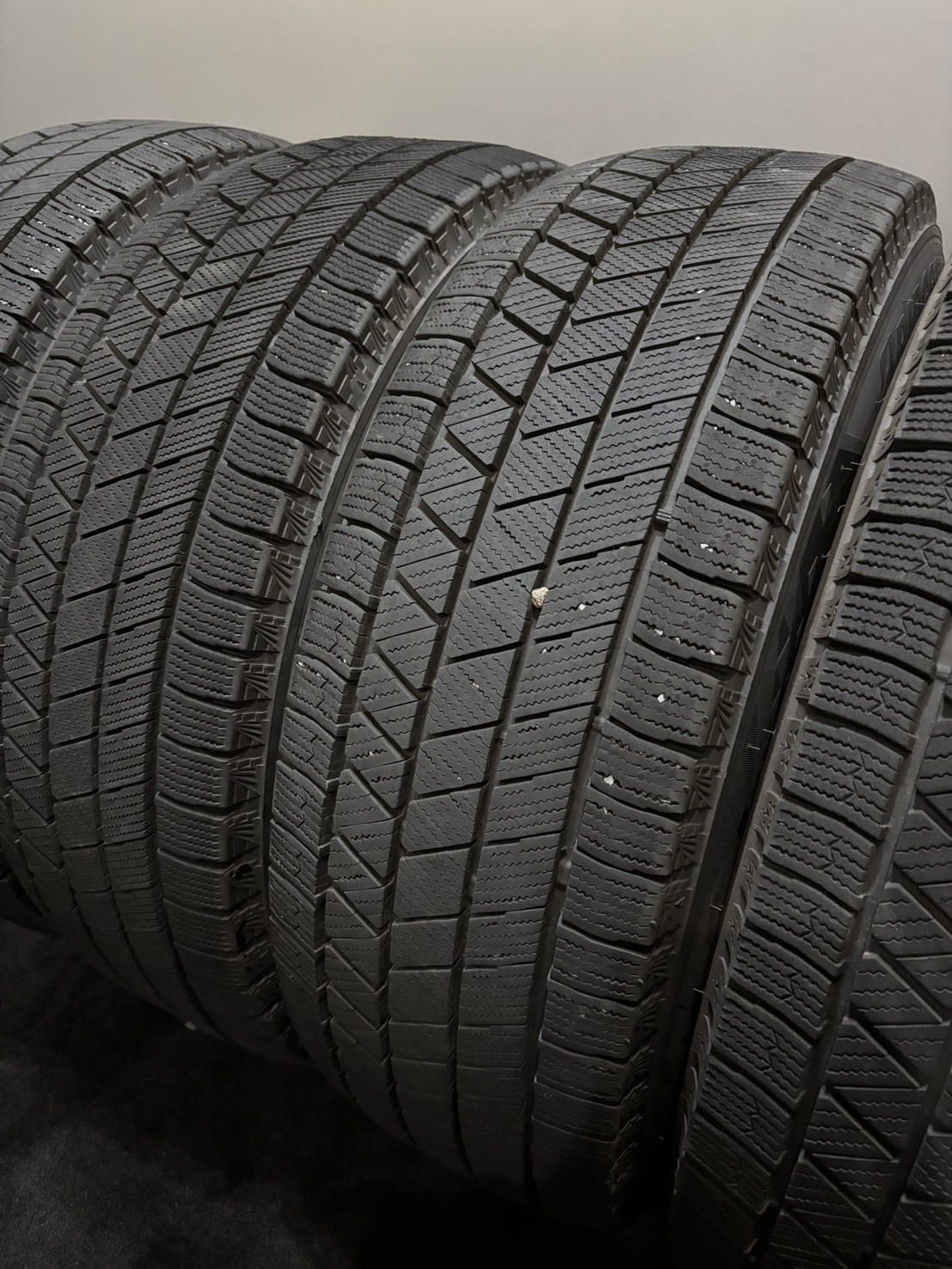 ★215/65R16 BRIDGESTONE/VRX3 25年製 スタッドレス 4本 ブリヂストン ブリザック アルファード ヴェルファイア (4-L944)