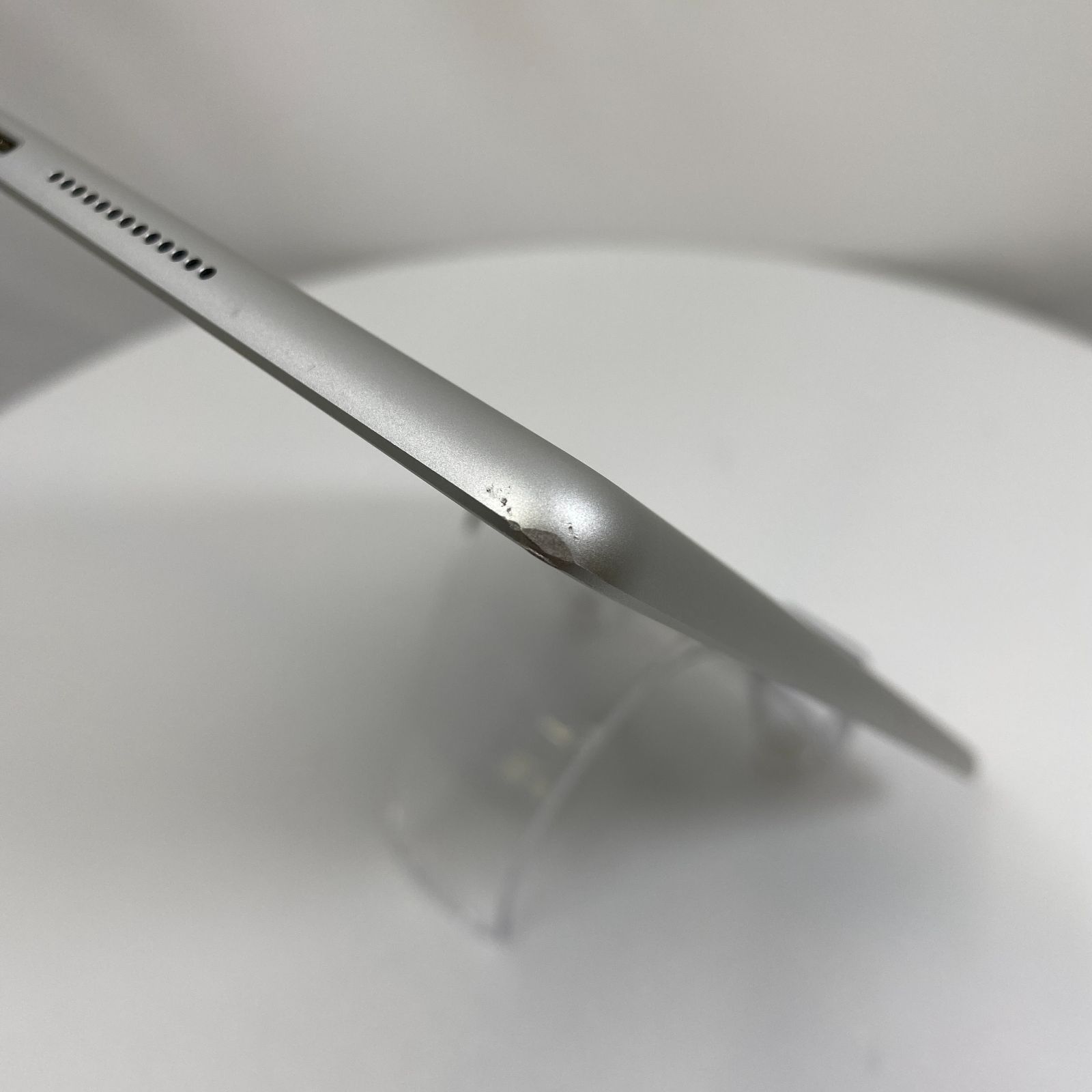 iPad 第8世代 32GB ジャンク品 シルバー SIMフリー - メルカリ
