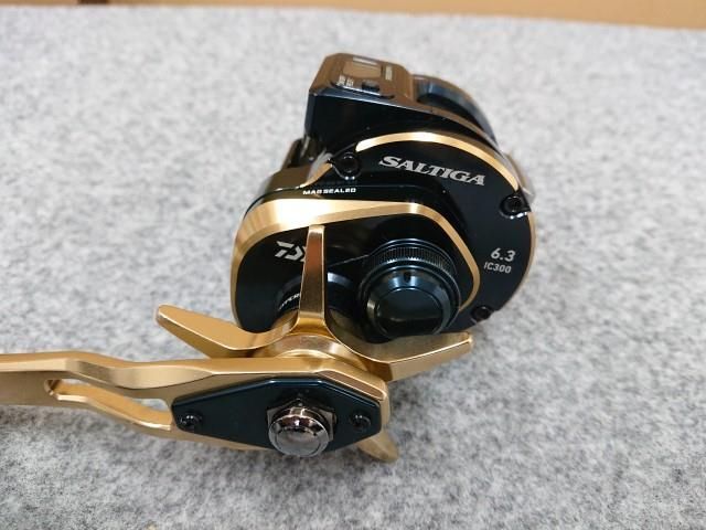 中古】 ダイワ 21ソルティガIC 300L ベイトリール 左ハンドル SALTIGA
