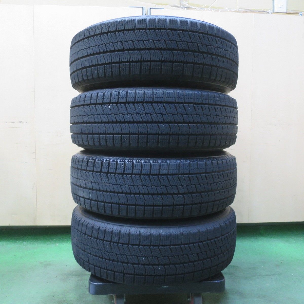 【BS BLIZZAK VRX2 195/65R15】スタッドレス【BS BALMINUM 15インチ 6J5HPCD100+43】21年製 バリ溝 プリウス等　(KTN481) ブリザック 195/65R15 ブリヂストン VRX2 スタッドレスタイヤ（単品）1
