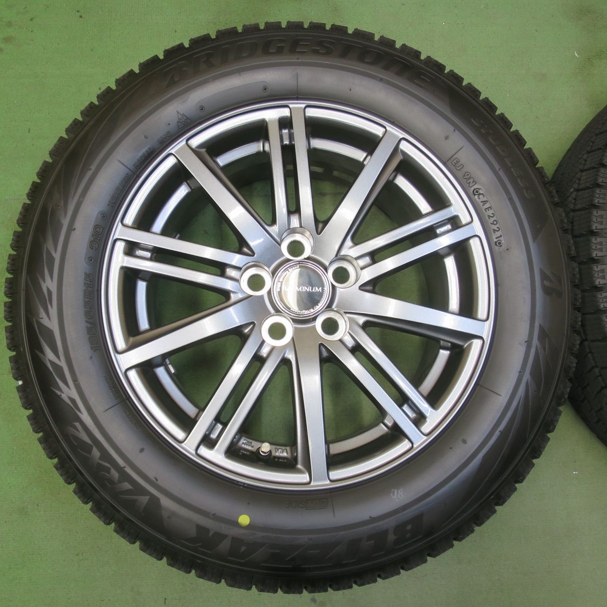 茨城　千葉　30プリウス スタッドレス　ブリザック　195/65r15 ☆195/65R15 BRIDGESTONE/VRX 20年製 スタッドレス 4本 ブリヂストン