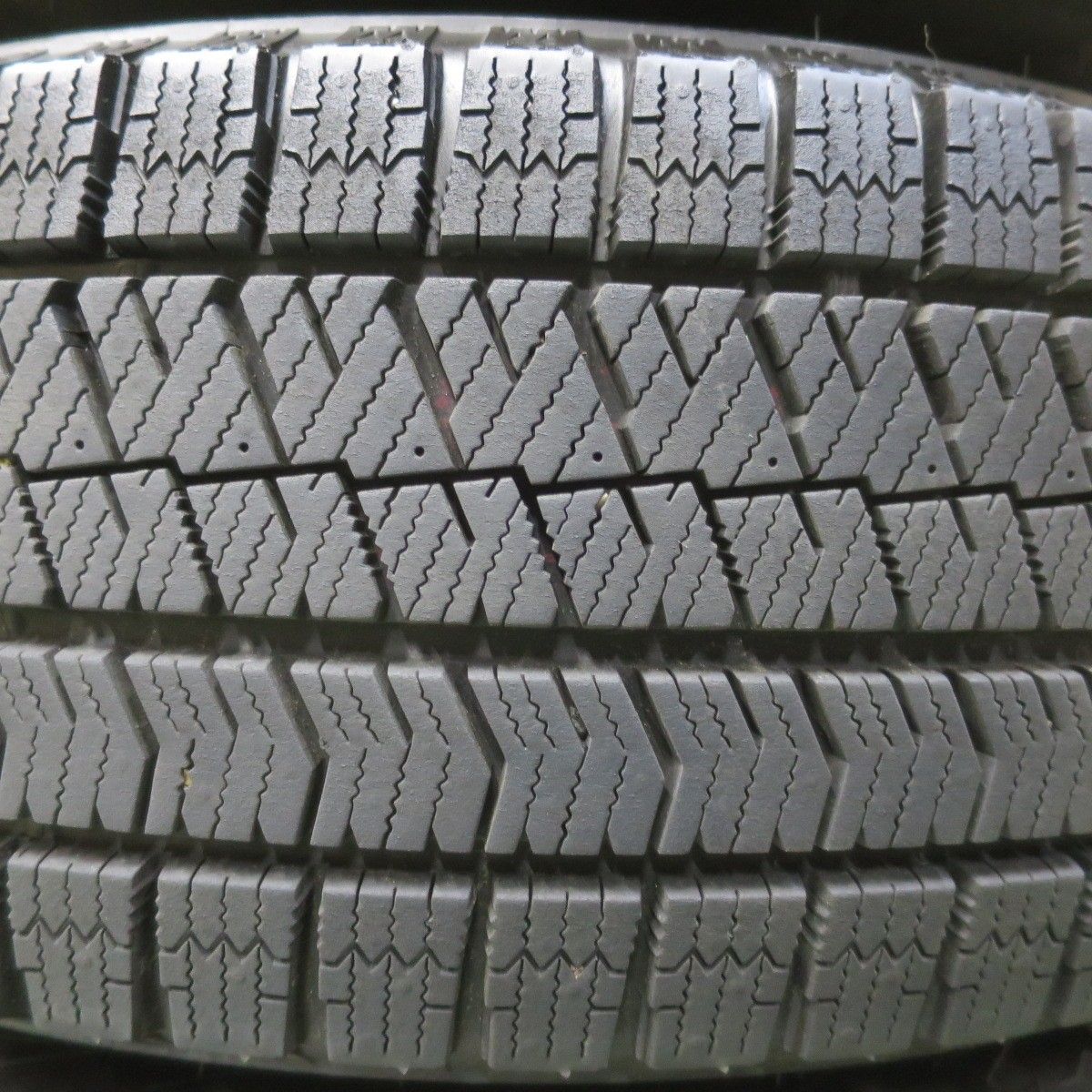 【BS BLIZZAK VRX2 195/65R15】スタッドレス【BS BALMINUM 15インチ 6J5HPCD100+43】21年製 バリ溝 プリウス等　(KTN481) バリ溝！キレイ！9.5分☆プリウス 等 195/65R15 スタッドレス
