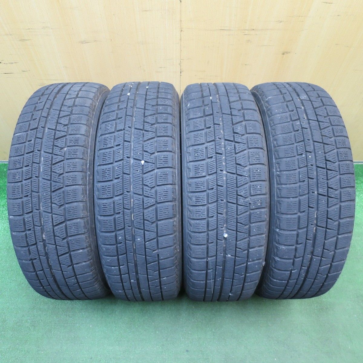 バリ溝！8.5分☆スタッドレス 185/60R15 ヨコハマ アイスガード iG50