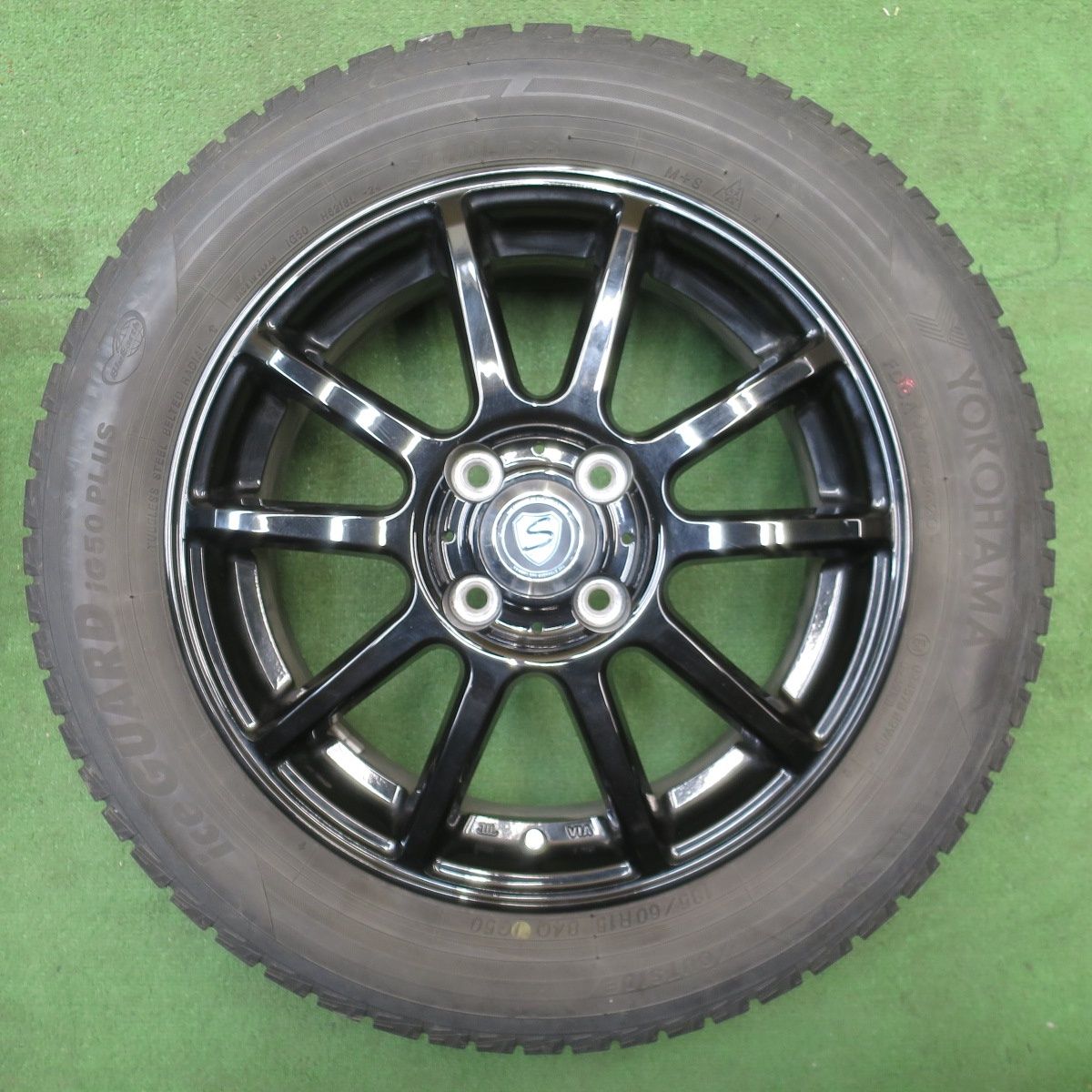 バリ溝！8.5分☆スタッドレス 185/60R15 ヨコハマ アイスガード iG50