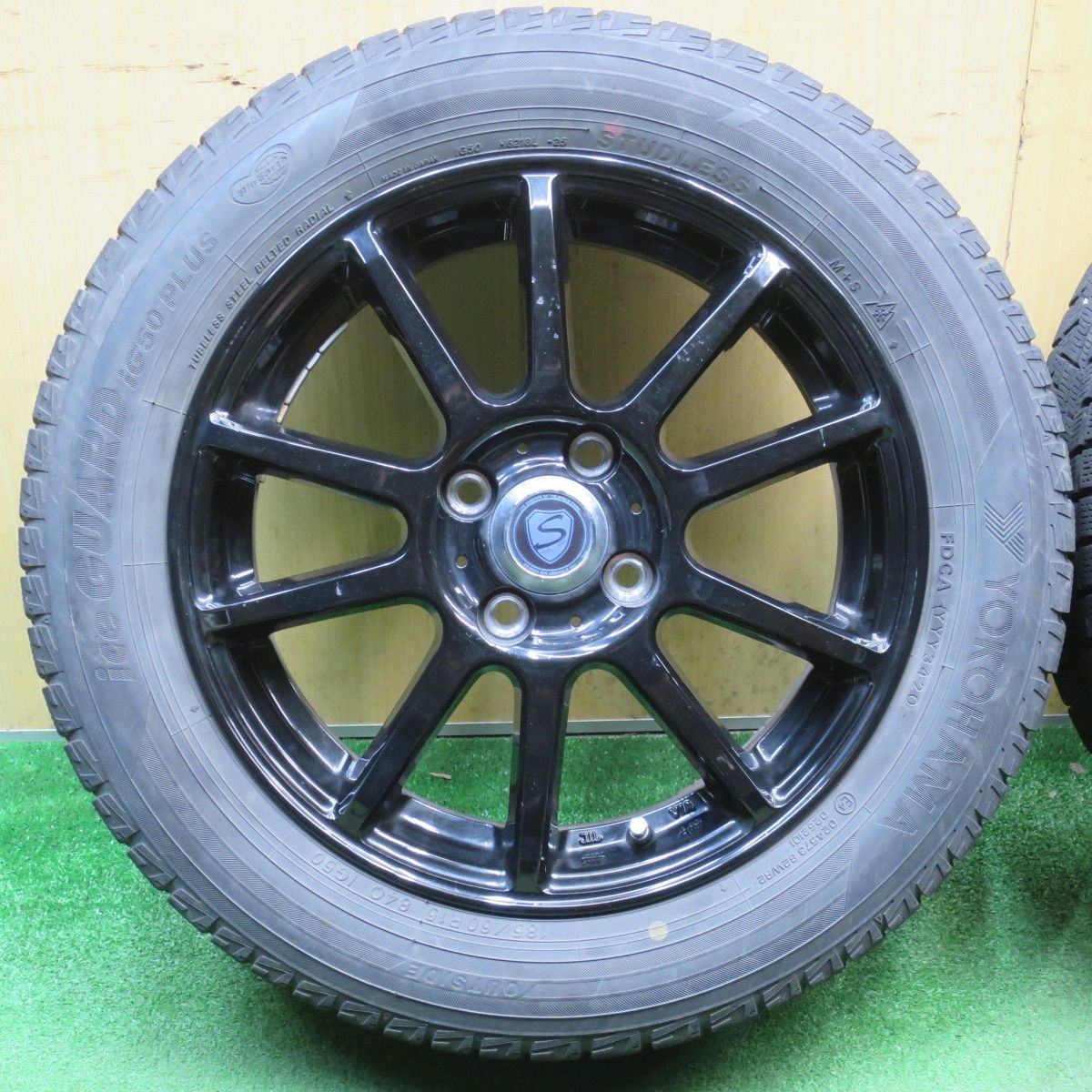 バリ溝！8.5分☆スタッドレス 185/60R15 ヨコハマ アイスガード iG50