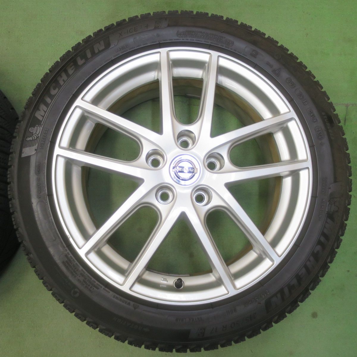 キレイ☆日産 リーフ 等 純正 エスティーロ 215/50R17 スタッドレス 