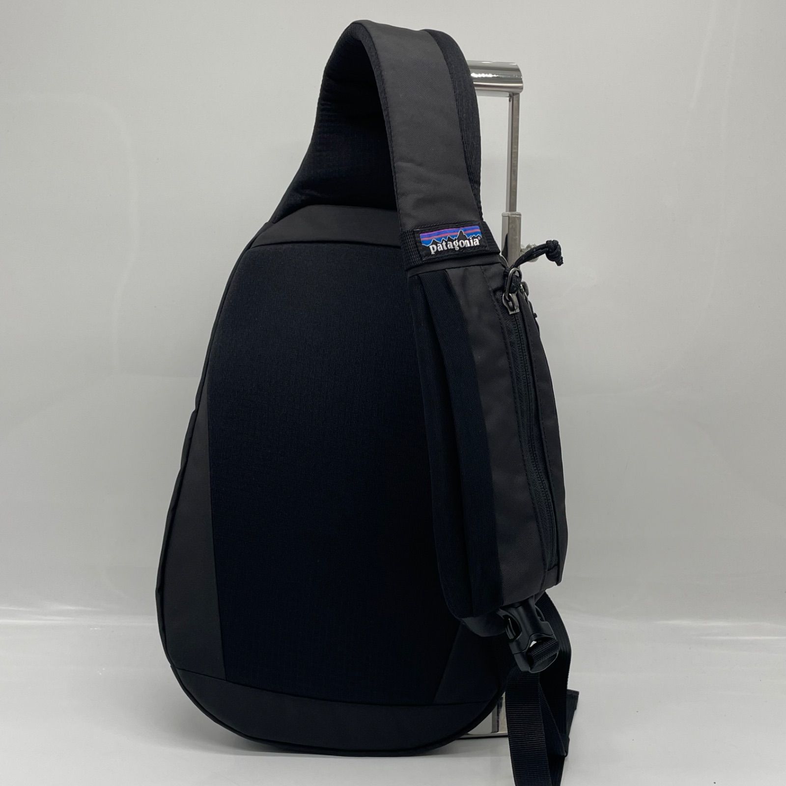 BN8510○patagonia パタゴニア アトム・スリング 8L ワンショルダー 