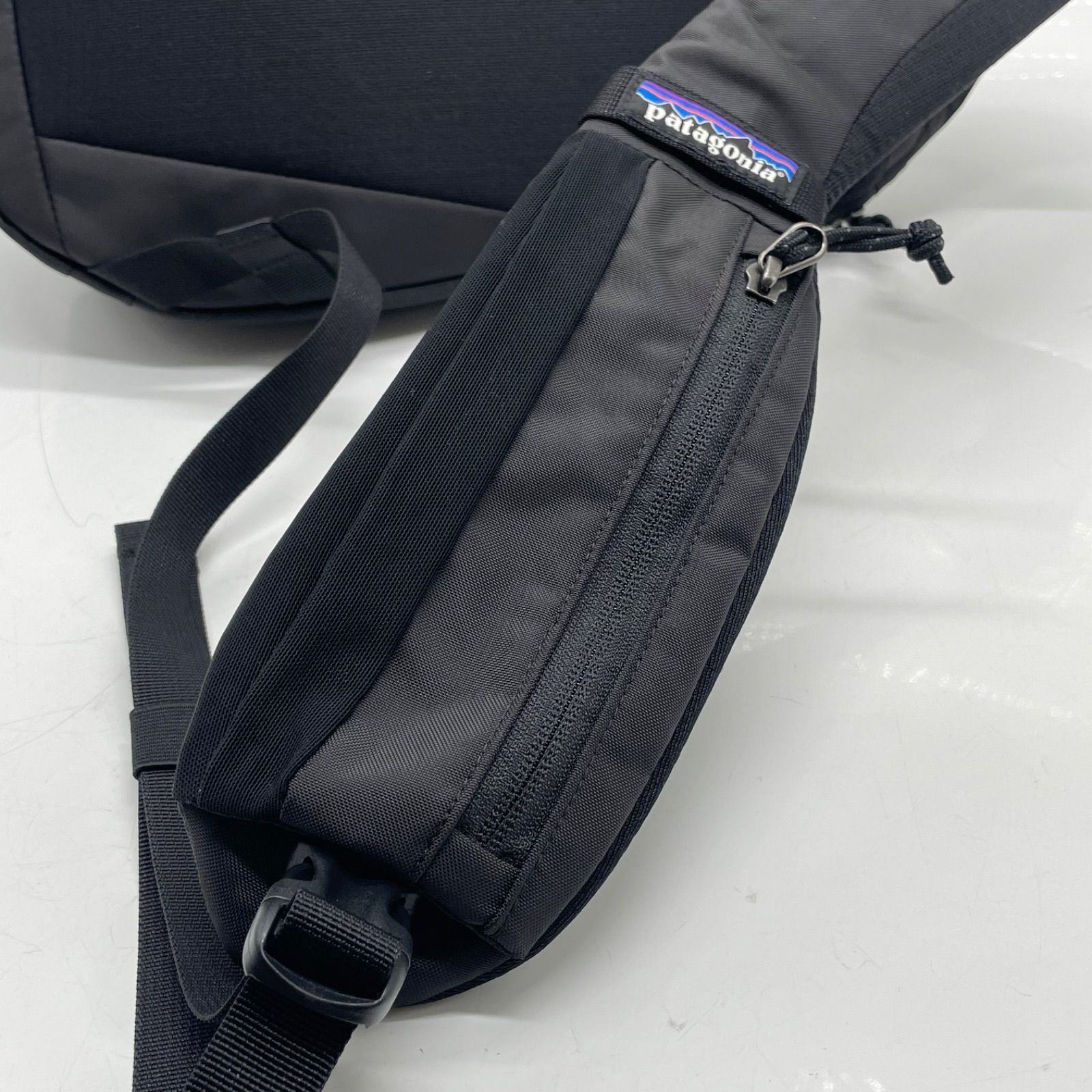 BN8510○patagonia パタゴニア アトム・スリング 8L ワンショルダー 