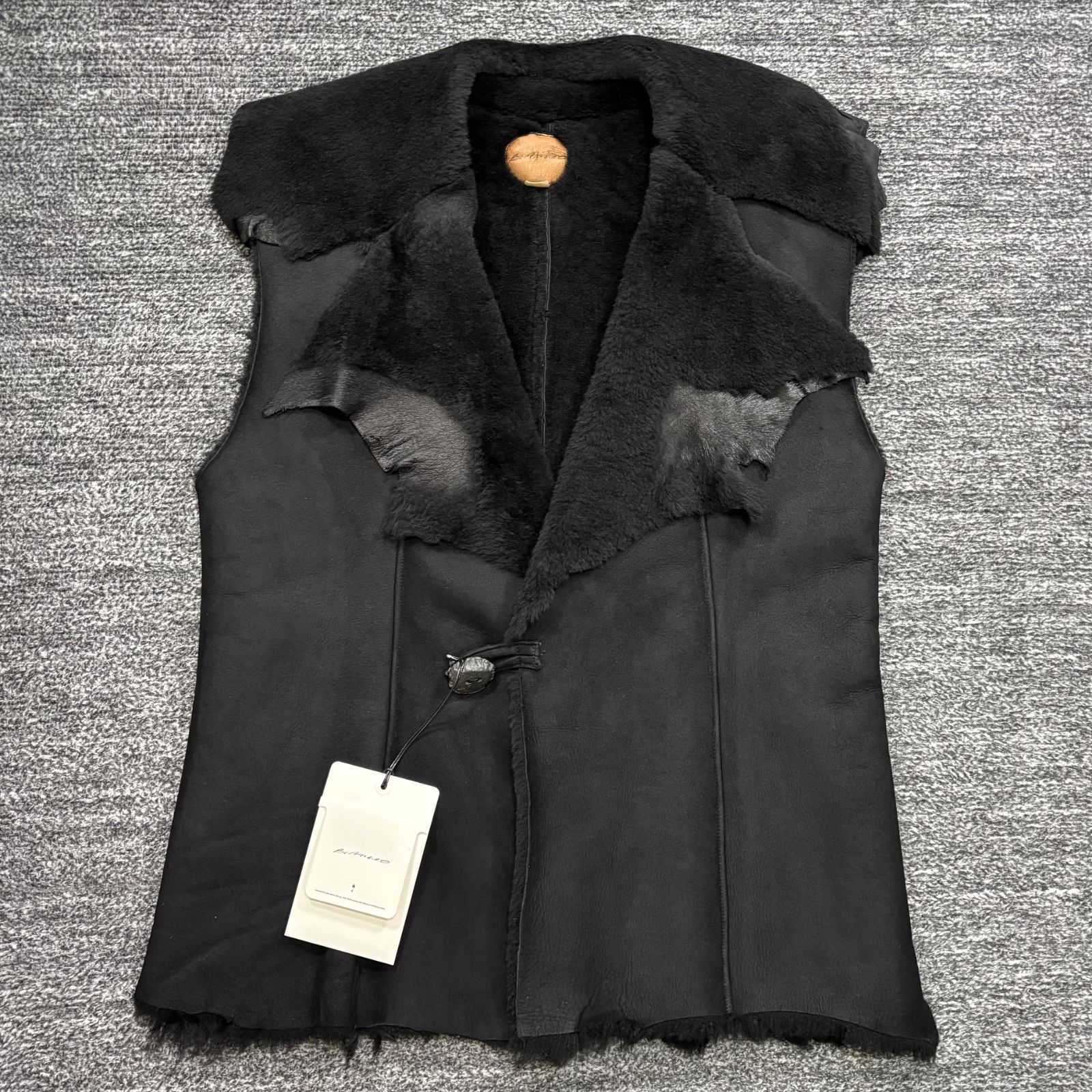 BLACKBIRD - sleeveless mouton 新品1ブラックバード 未使用品 BLACKBIRD Sleeveless Mouton Vest 1 B-006-V01 定価:319,000